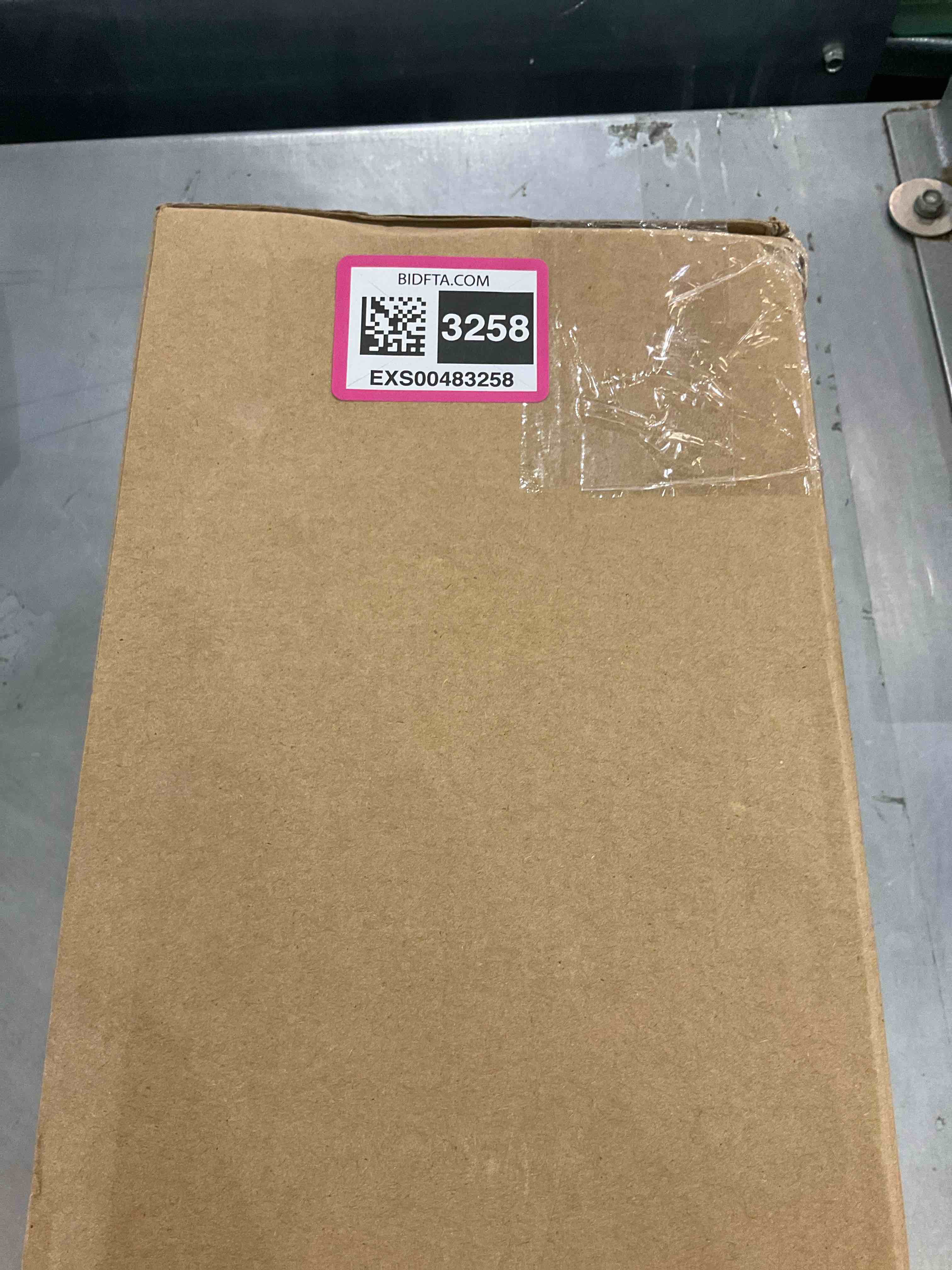 https://s3.amazonaws.com/lotting-images-prod/bidfta/EXS00483258_1696432225560.jpeg