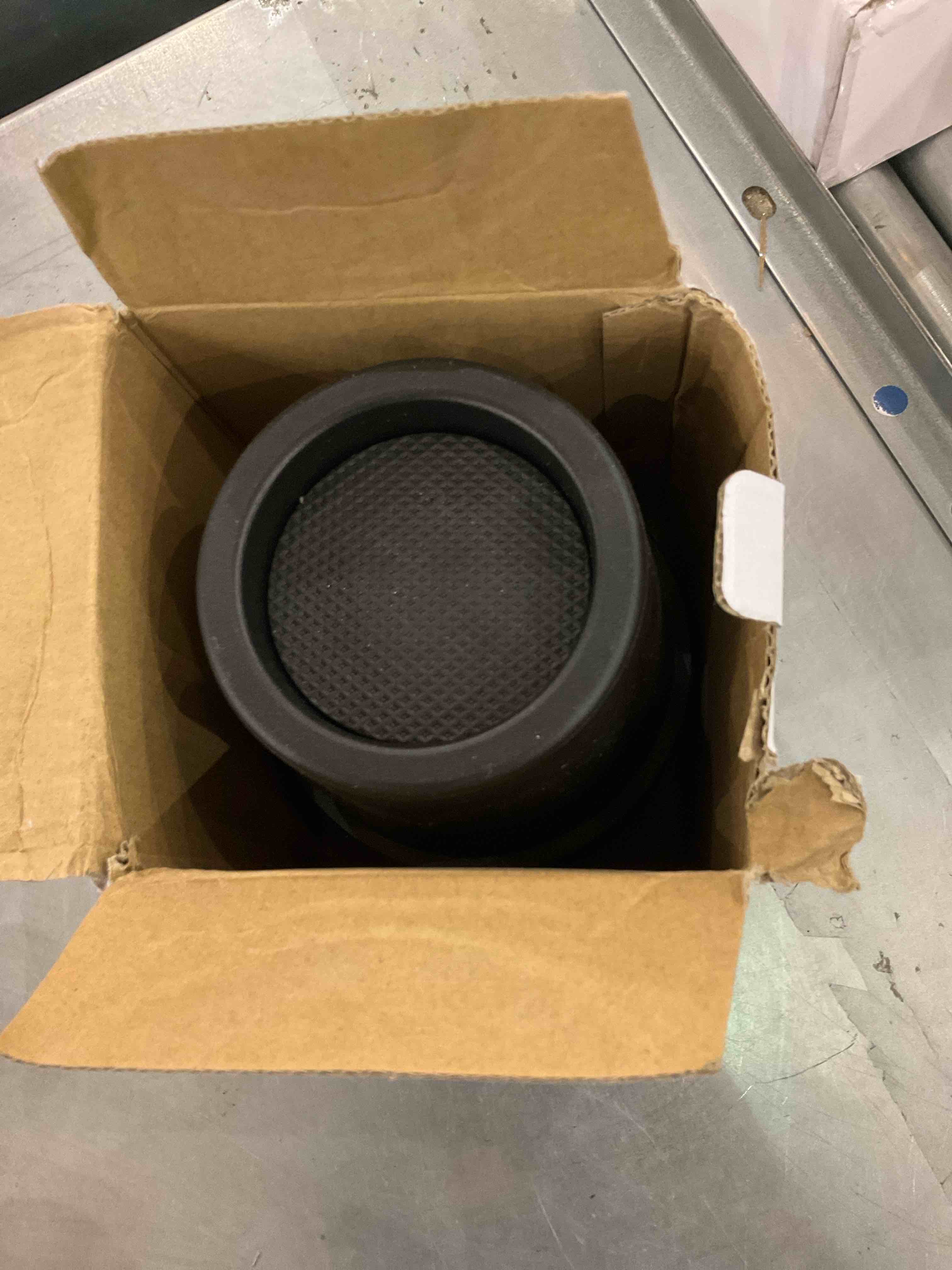 https://s3.amazonaws.com/lotting-images-prod/bidfta/EXS00483263_1696432640446.jpeg