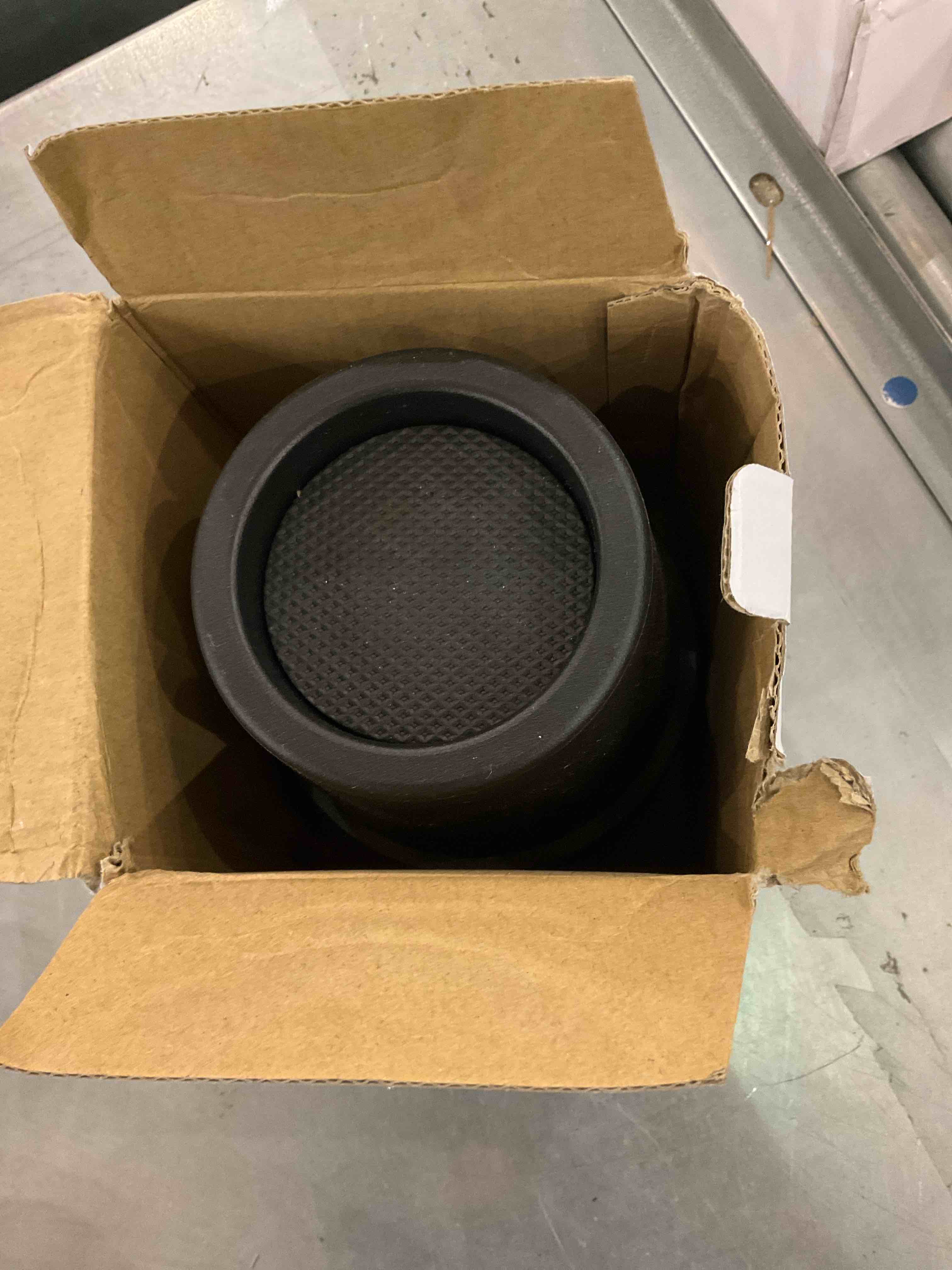https://s3.amazonaws.com/lotting-images-prod/bidfta/EXS00483263_1696432641707.jpeg