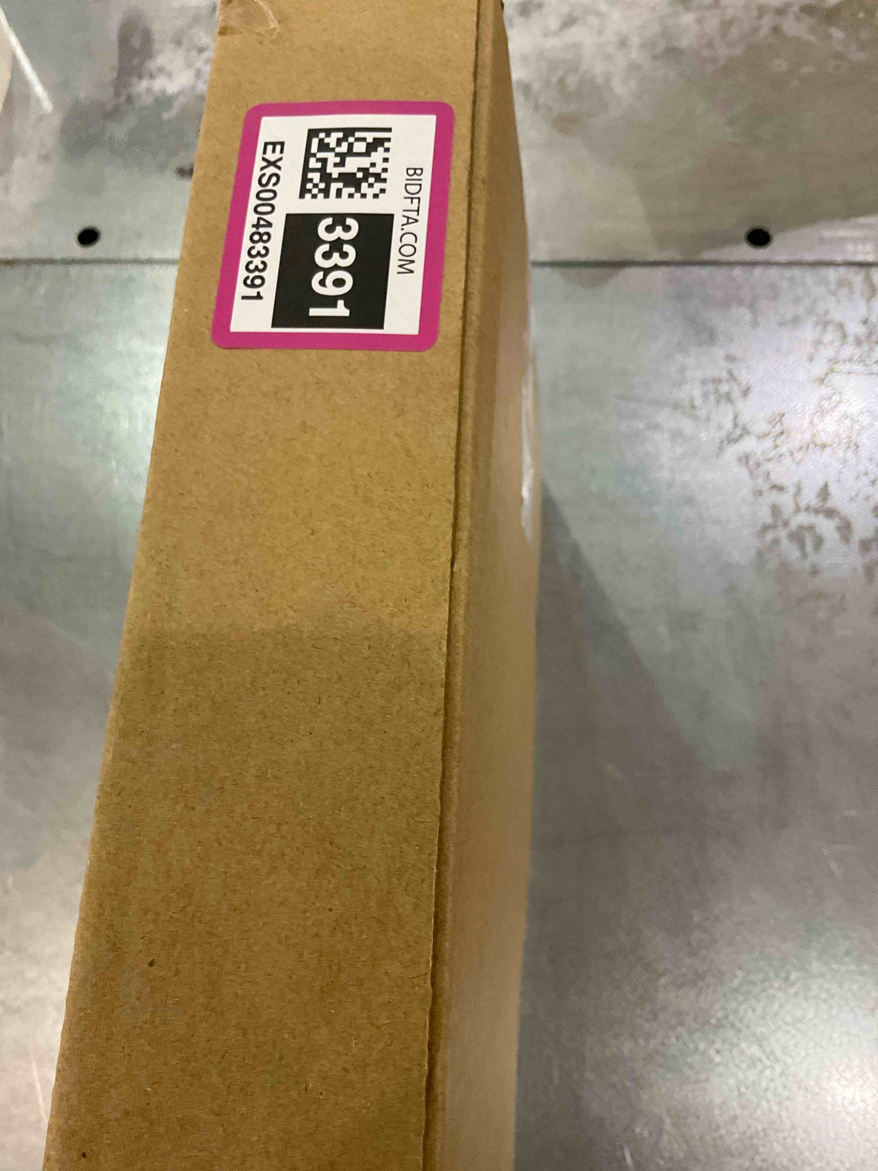 https://s3.amazonaws.com/lotting-images-prod/bidfta/EXS00483391_1696506143981.jpeg