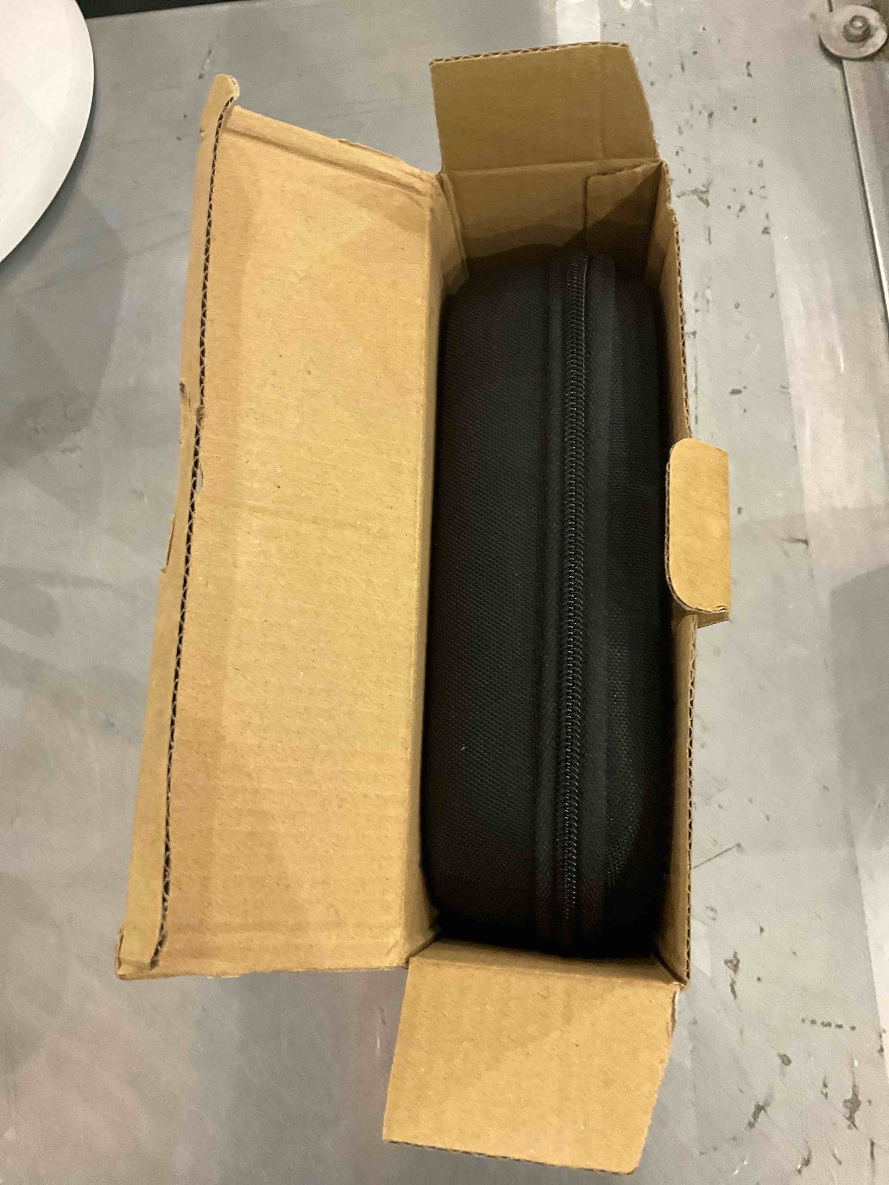 https://s3.amazonaws.com/lotting-images-prod/bidfta/EXS00483478_1696517858983.jpeg