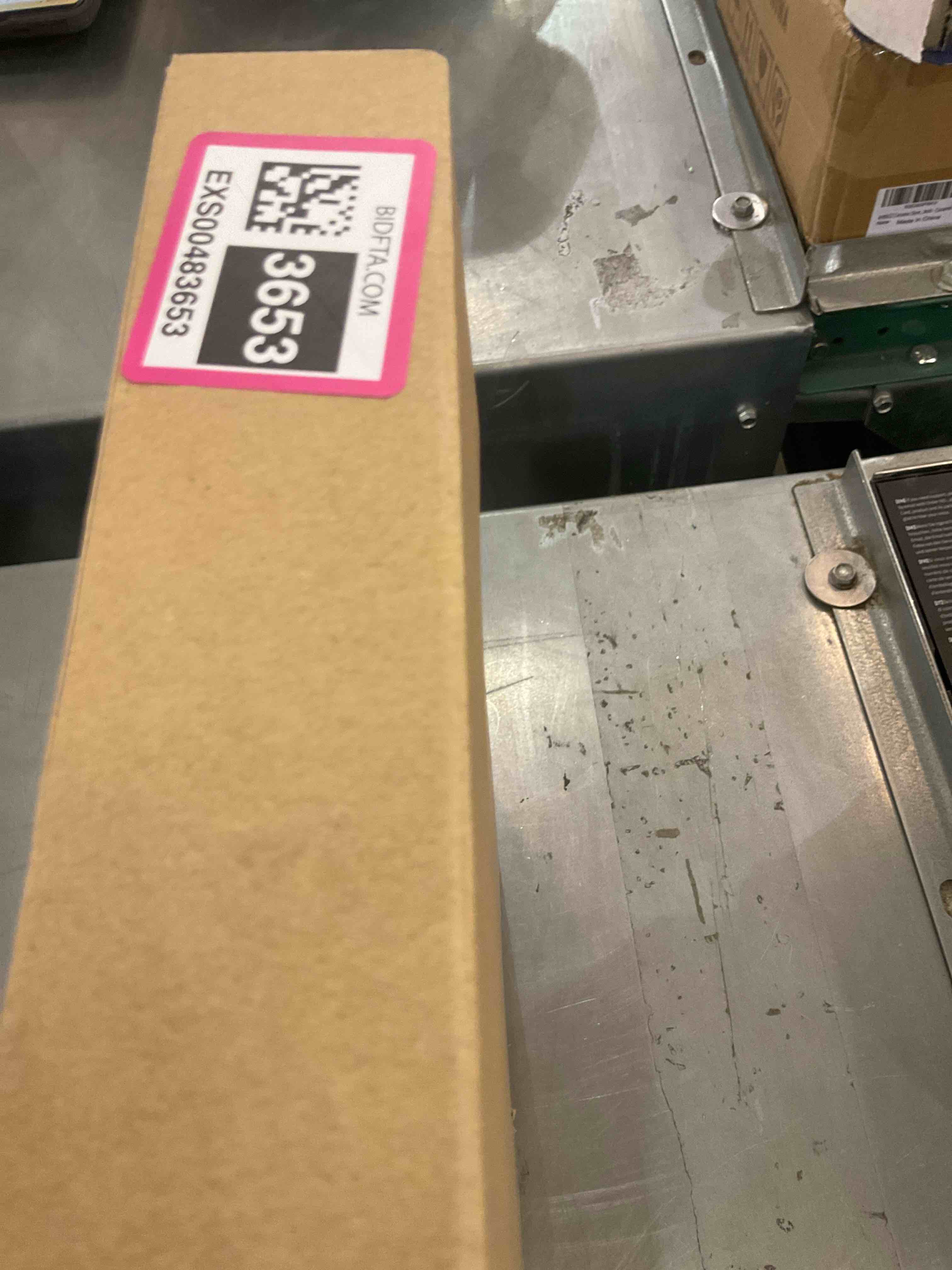 https://s3.amazonaws.com/lotting-images-prod/bidfta/EXS00483653_1695401244563.jpeg