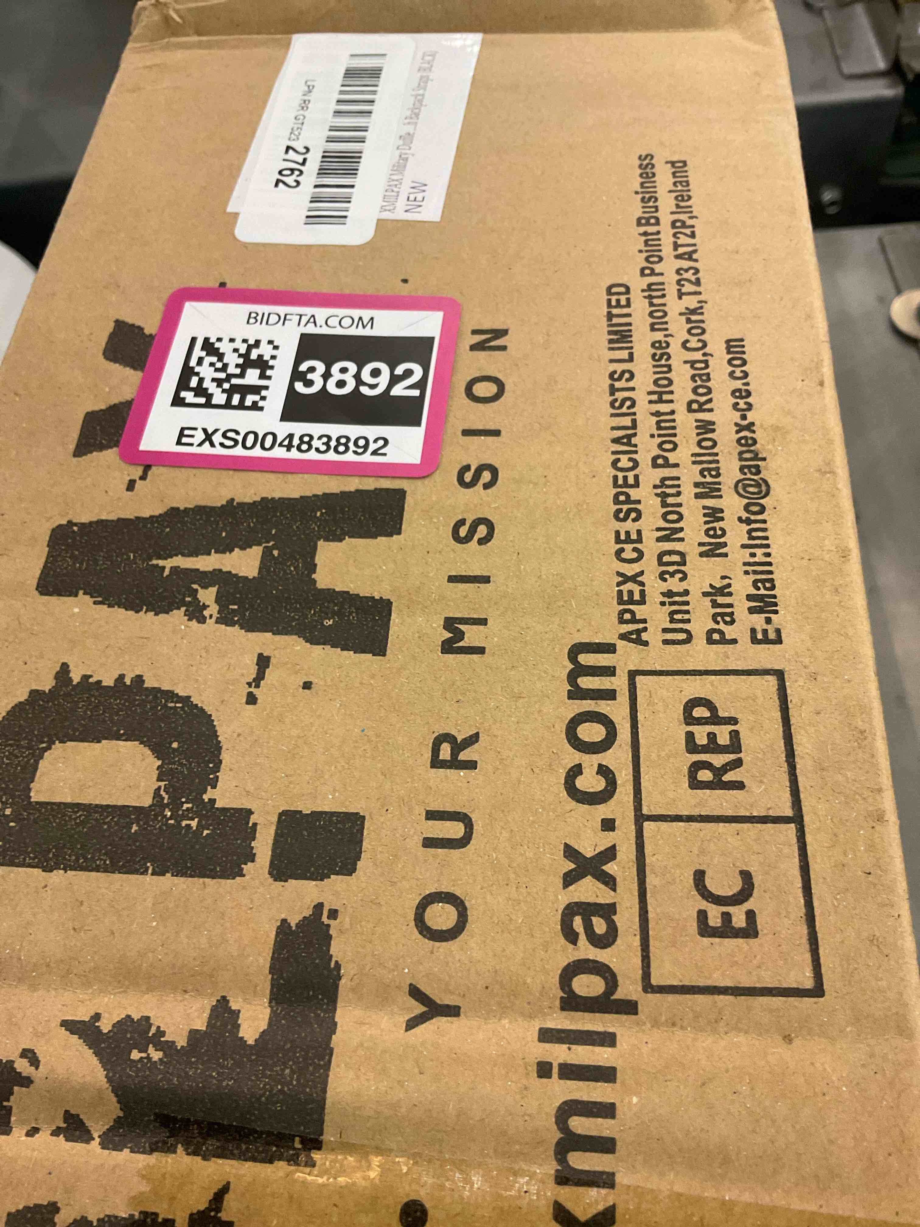 https://s3.amazonaws.com/lotting-images-prod/bidfta/EXS00483892_1695660303625.jpeg