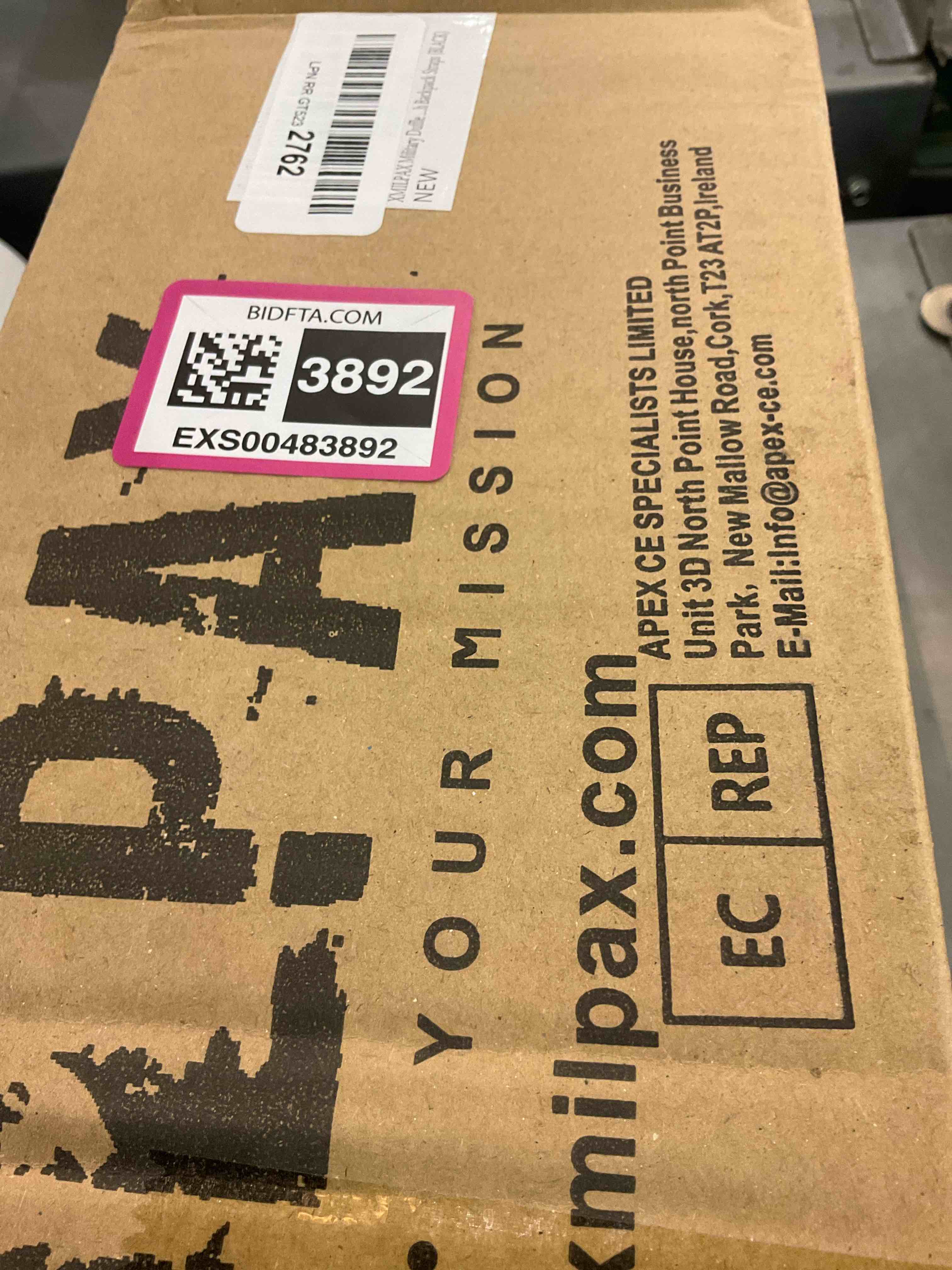 https://s3.amazonaws.com/lotting-images-prod/bidfta/EXS00483892_1695660304815.jpeg