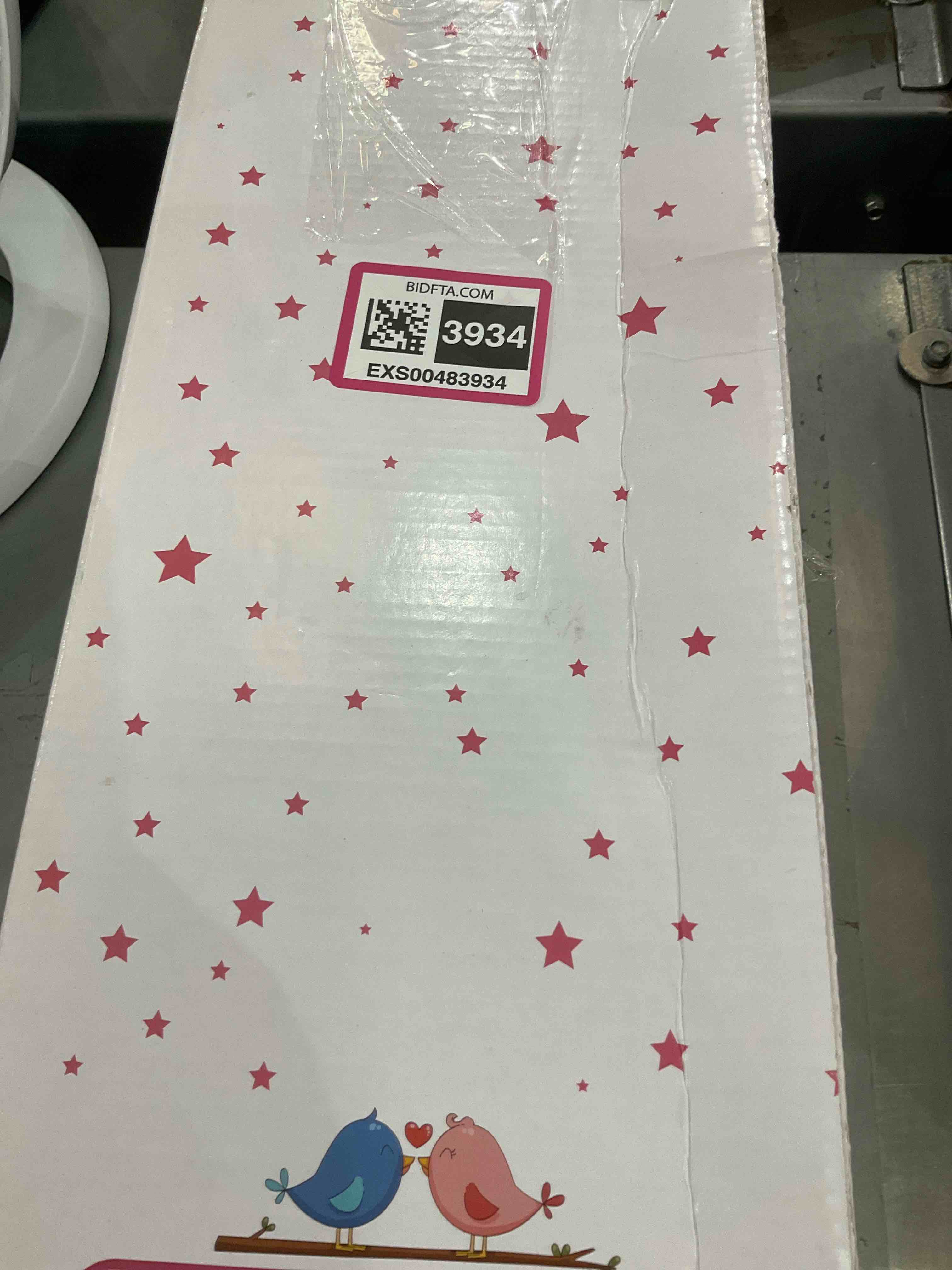 https://s3.amazonaws.com/lotting-images-prod/bidfta/EXS00483934_1695668792789.jpeg