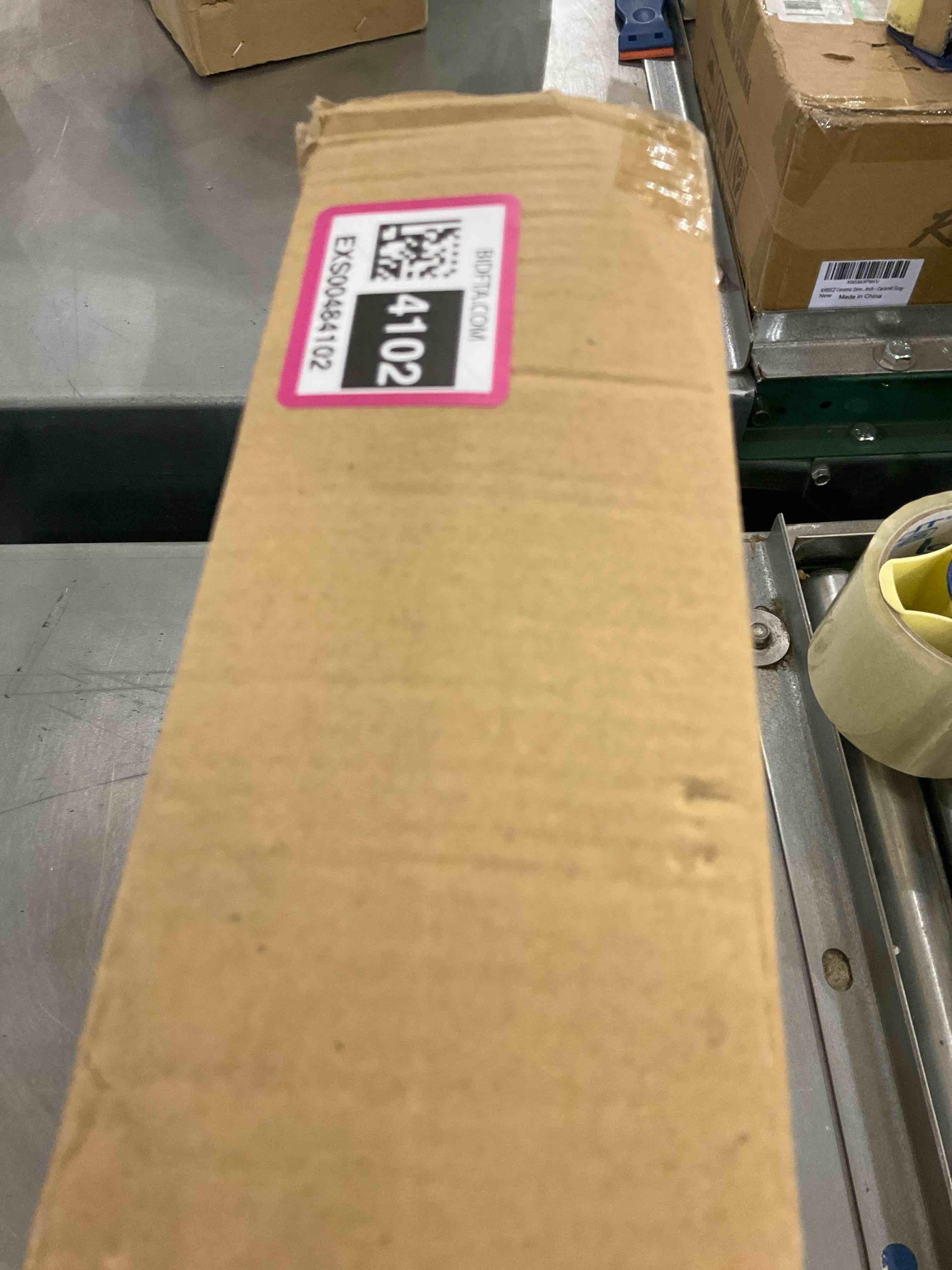 https://s3.amazonaws.com/lotting-images-prod/bidfta/EXS00484102_1695736307781.jpeg