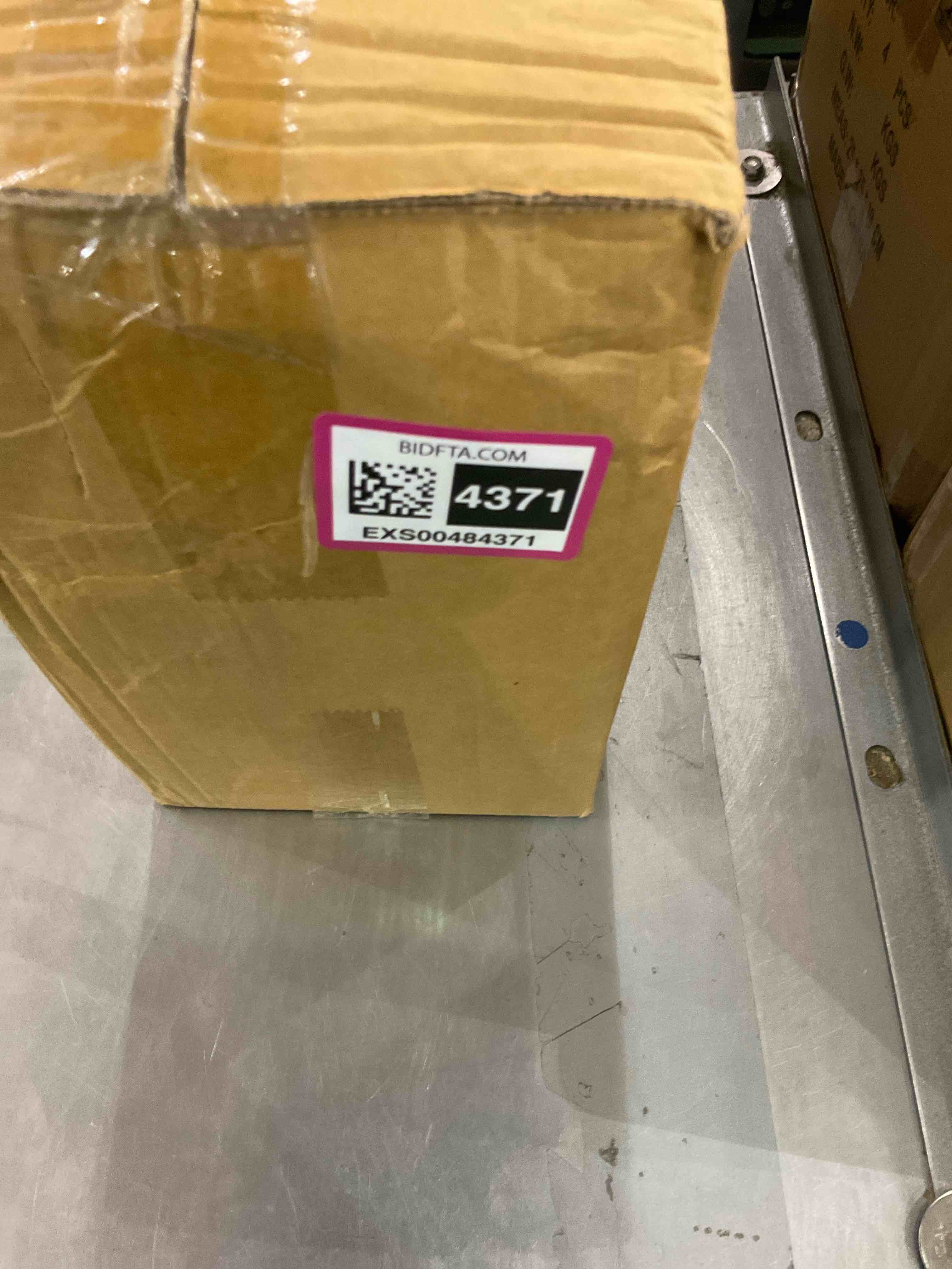 https://s3.amazonaws.com/lotting-images-prod/bidfta/EXS00484371_1695821465896.jpeg