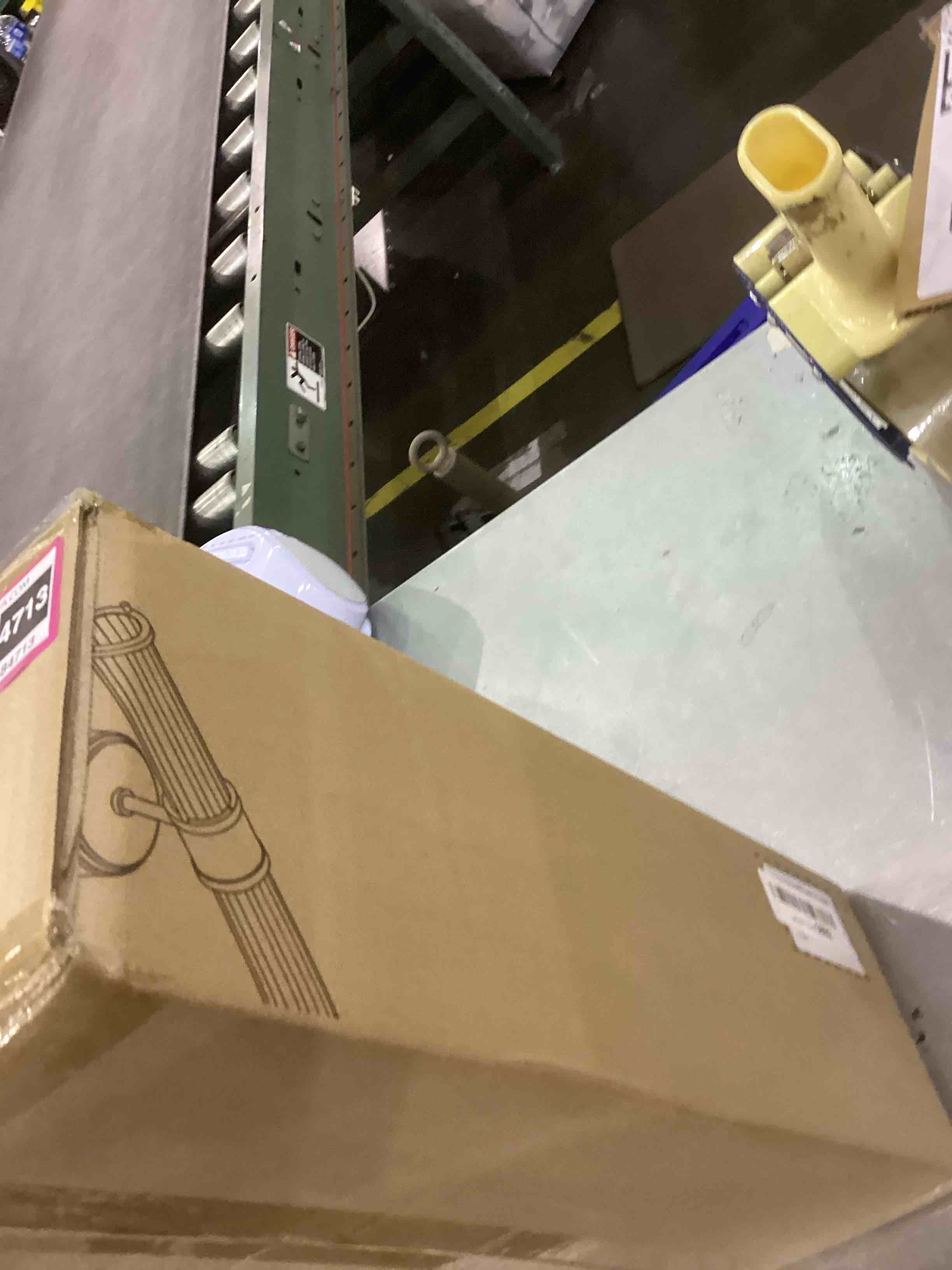 https://s3.amazonaws.com/lotting-images-prod/bidfta/EXS00484713_1695384929833.jpeg