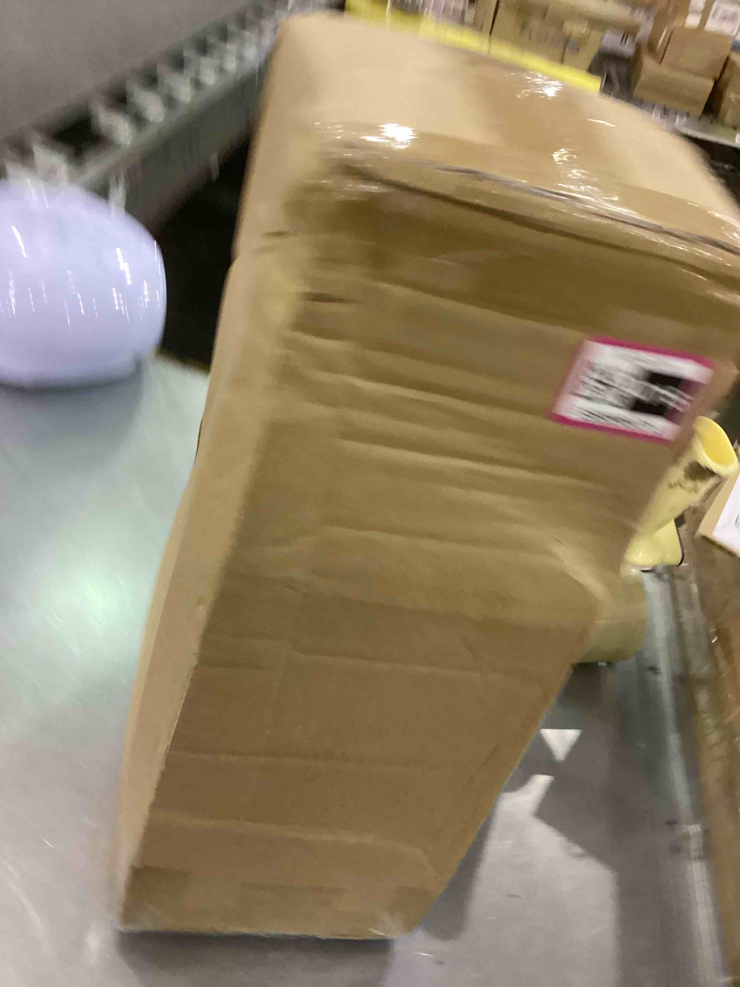 https://s3.amazonaws.com/lotting-images-prod/bidfta/EXS00484715_1695385076556.jpeg