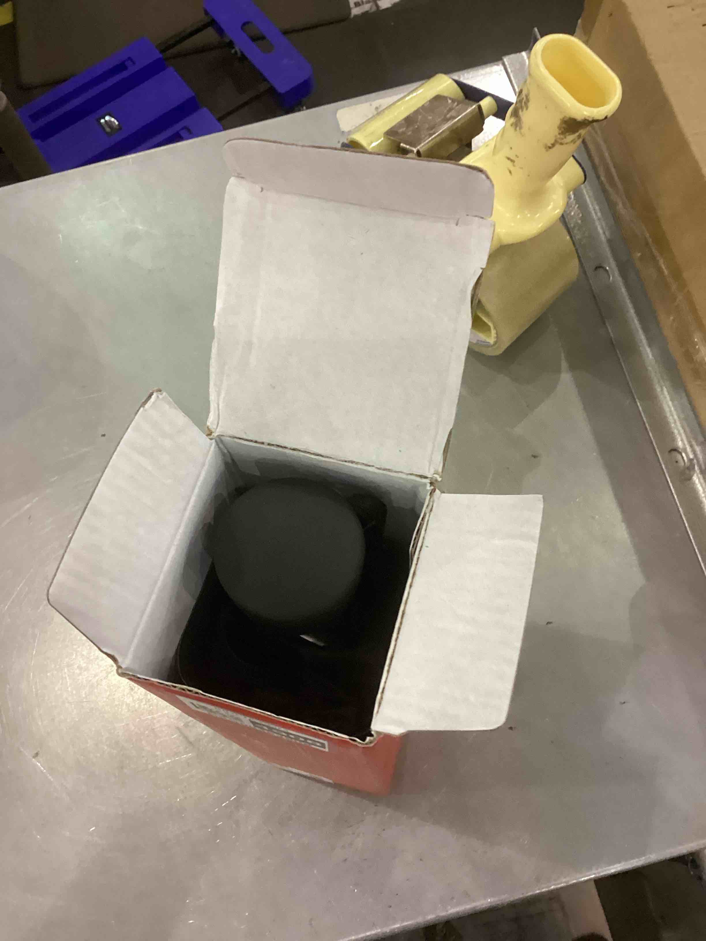 https://s3.amazonaws.com/lotting-images-prod/bidfta/EXS00484908_1695640108760.jpeg
