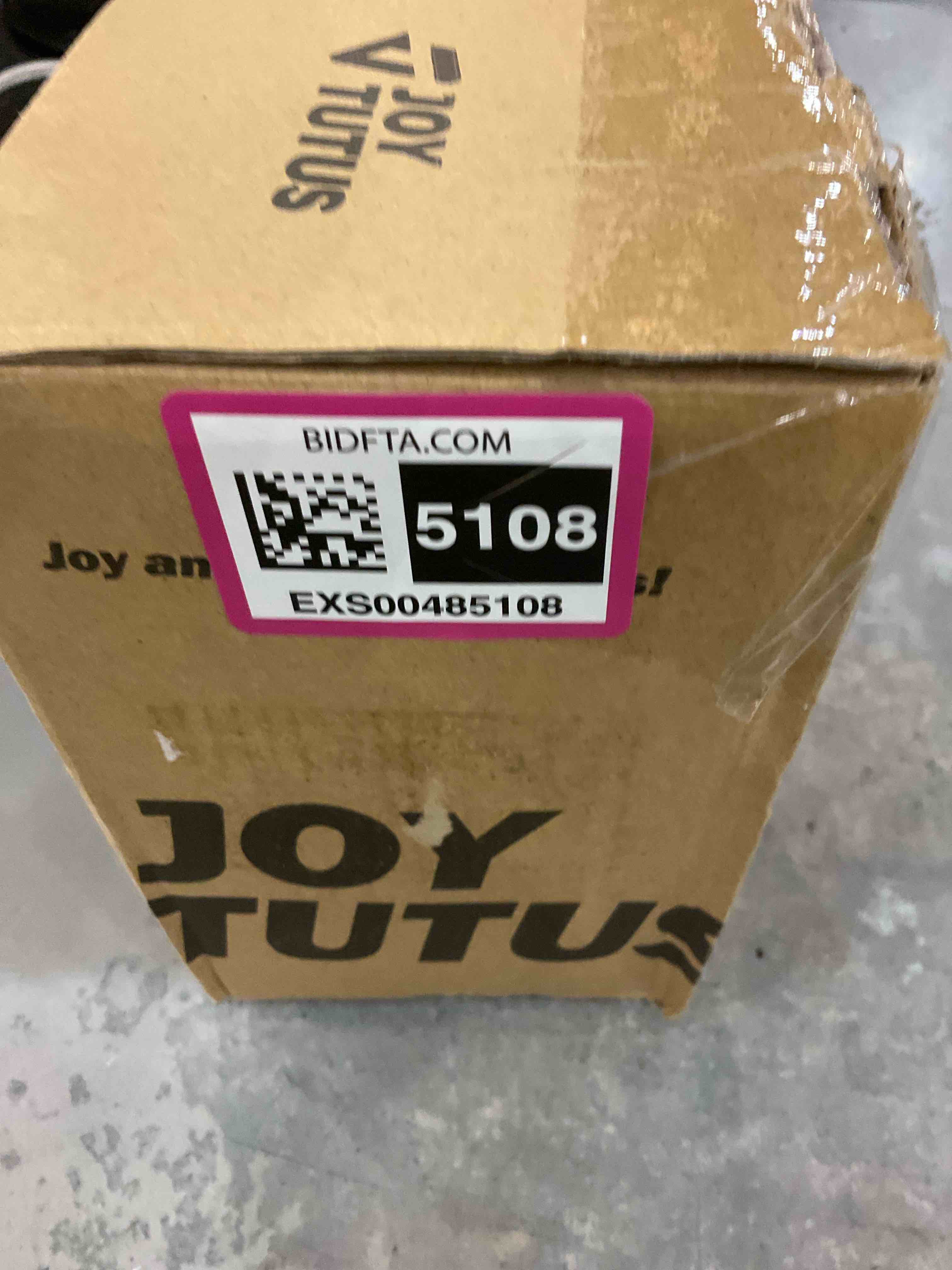 https://s3.amazonaws.com/lotting-images-prod/bidfta/EXS00485108_1695323724611.jpeg