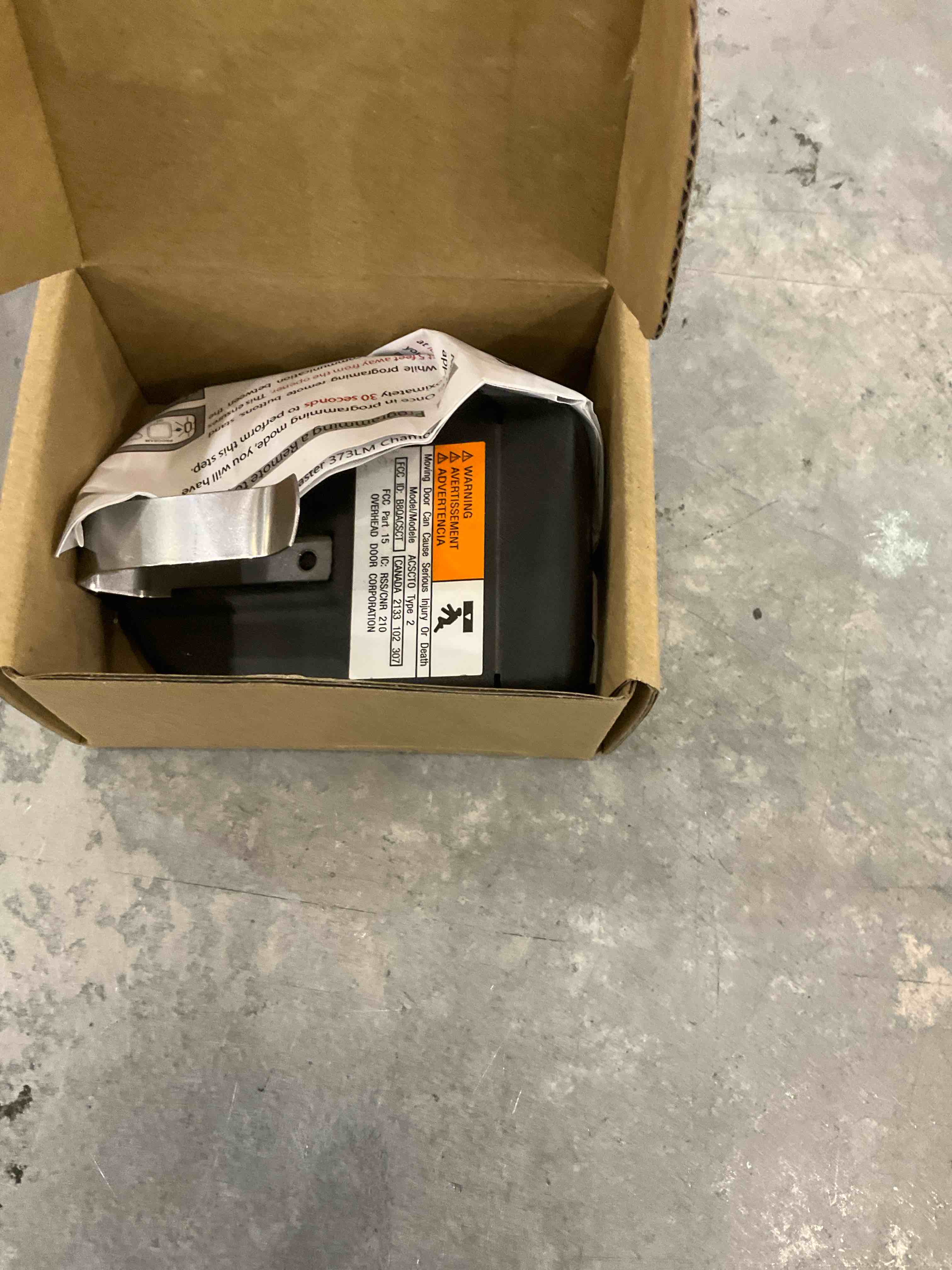 https://s3.amazonaws.com/lotting-images-prod/bidfta/EXS00485289_1695404383602.jpeg
