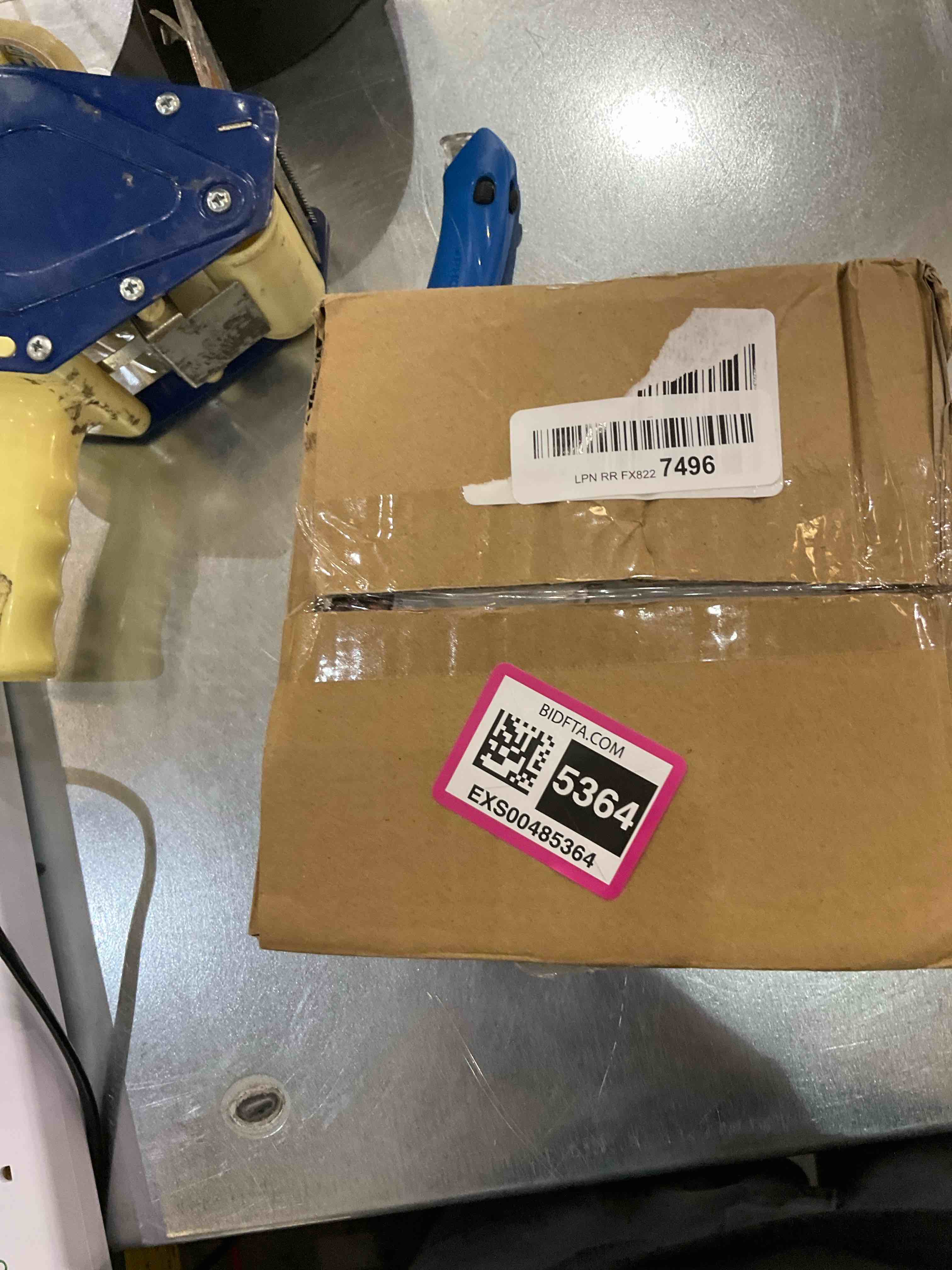 https://s3.amazonaws.com/lotting-images-prod/bidfta/EXS00485364_1695652916332.jpeg