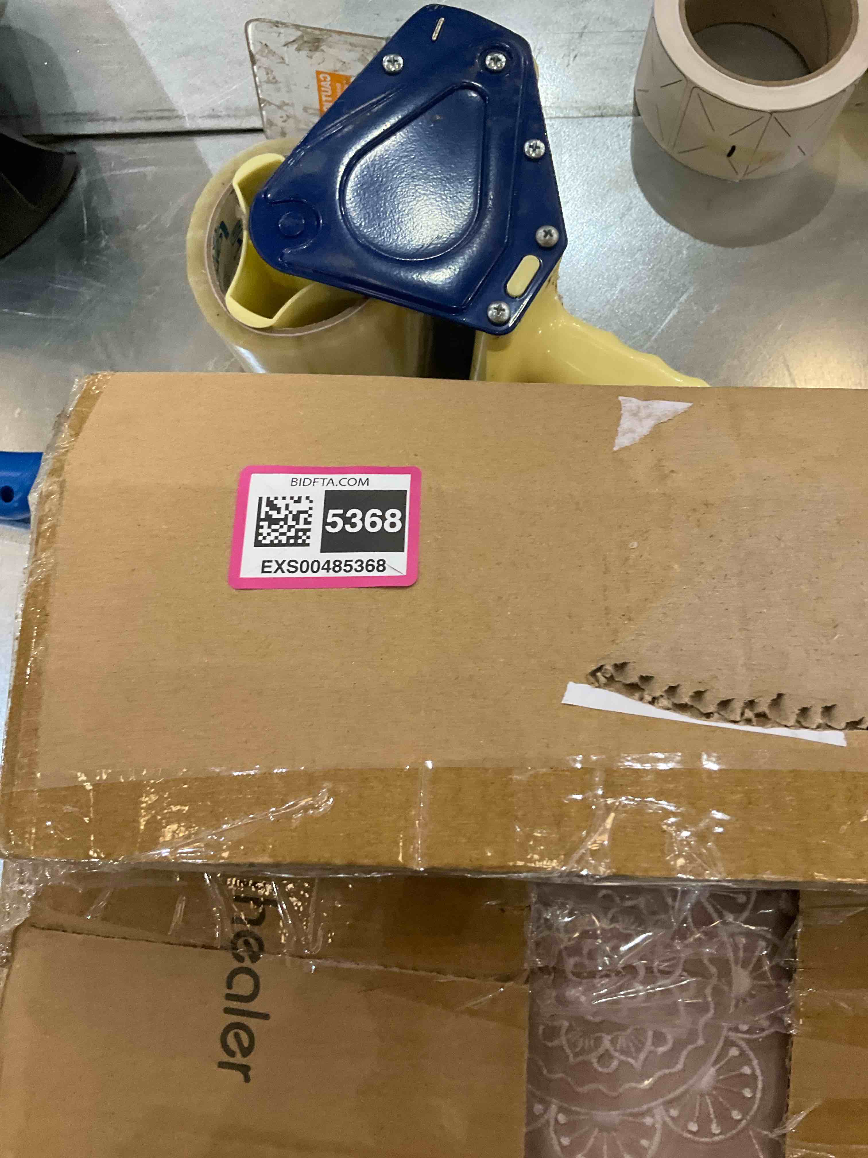 https://s3.amazonaws.com/lotting-images-prod/bidfta/EXS00485368_1695653986838.jpeg