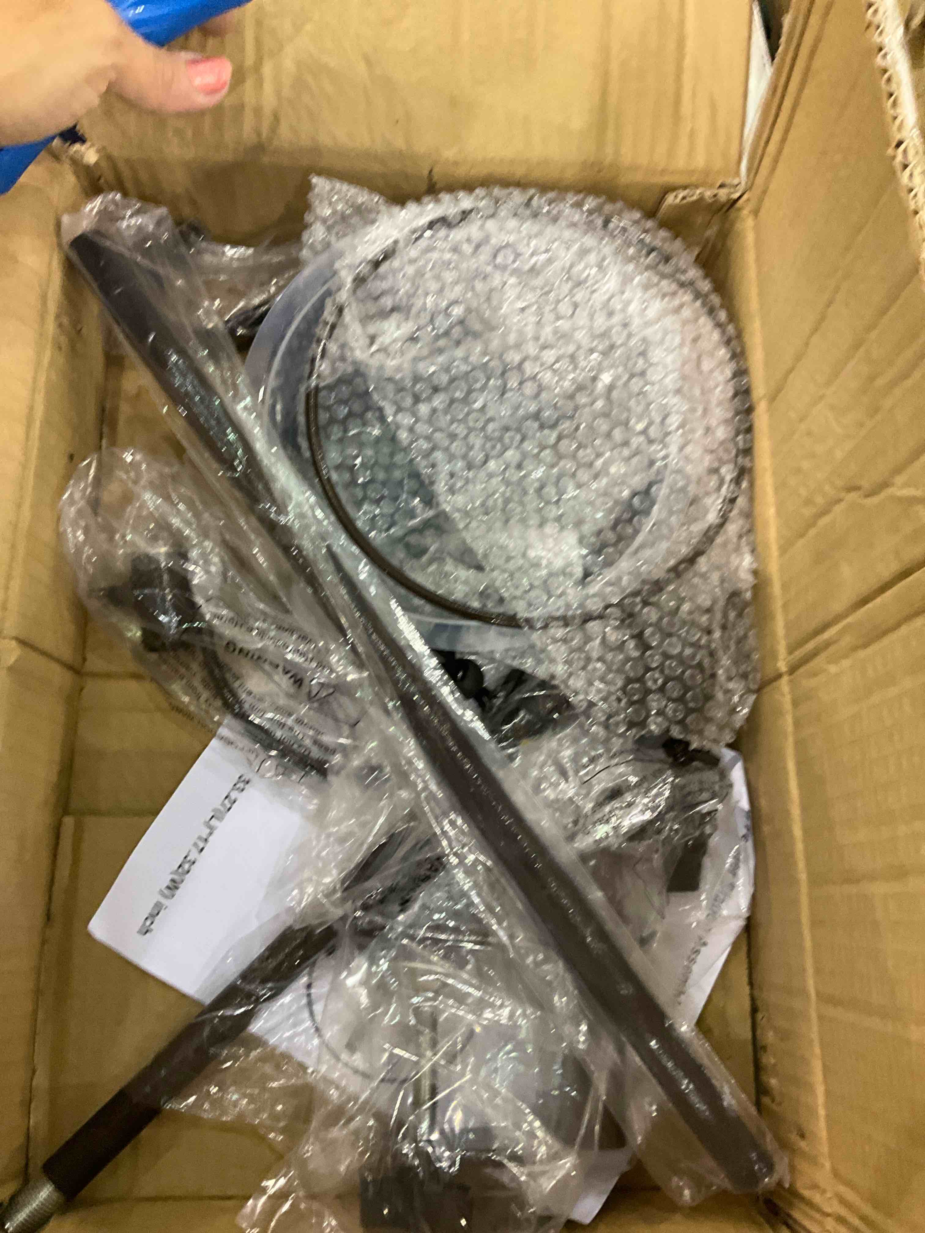 https://s3.amazonaws.com/lotting-images-prod/bidfta/EXS00485516_1695813630201.jpeg