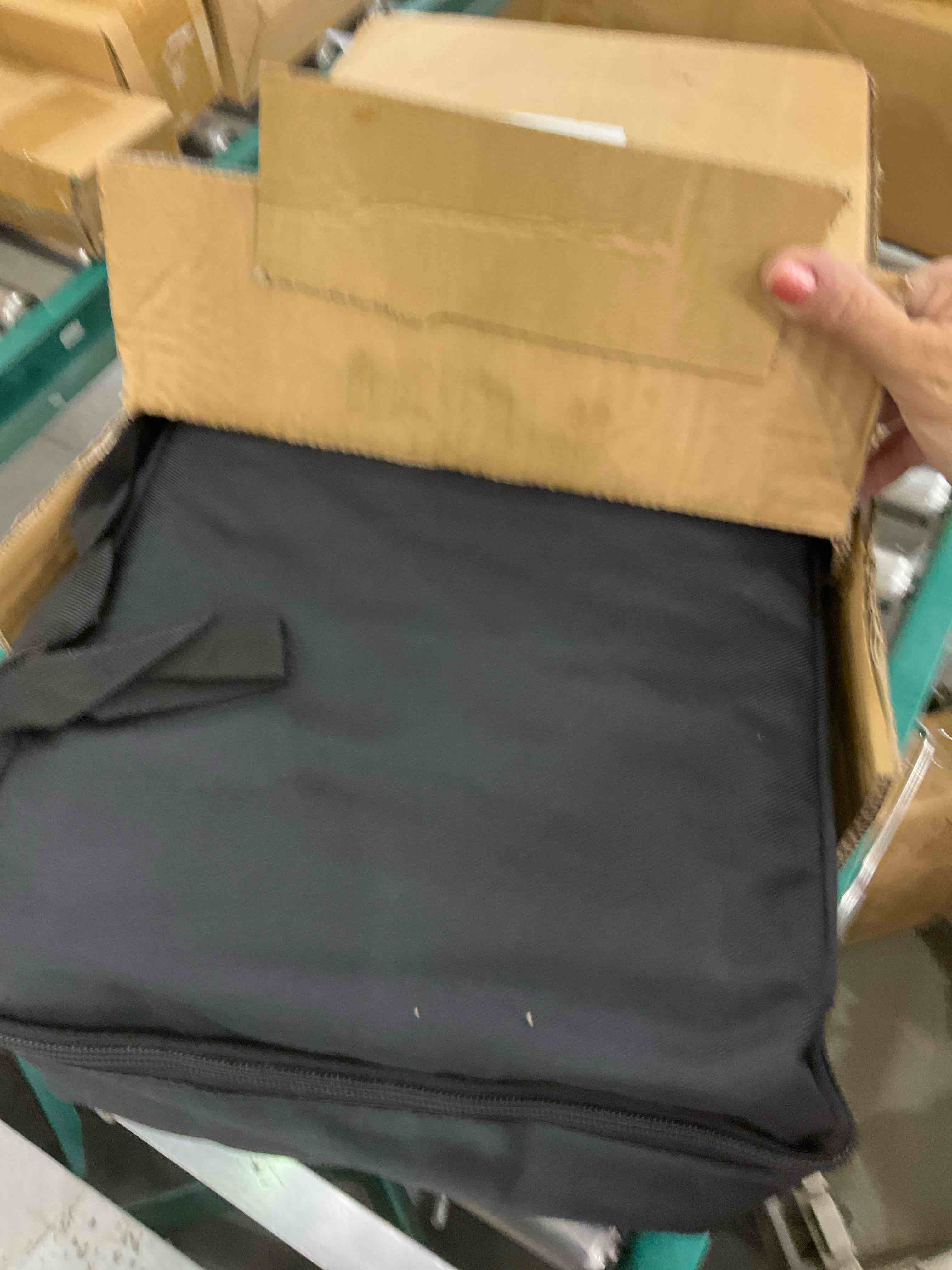 https://s3.amazonaws.com/lotting-images-prod/bidfta/EXS00485575_1695821416198.jpeg