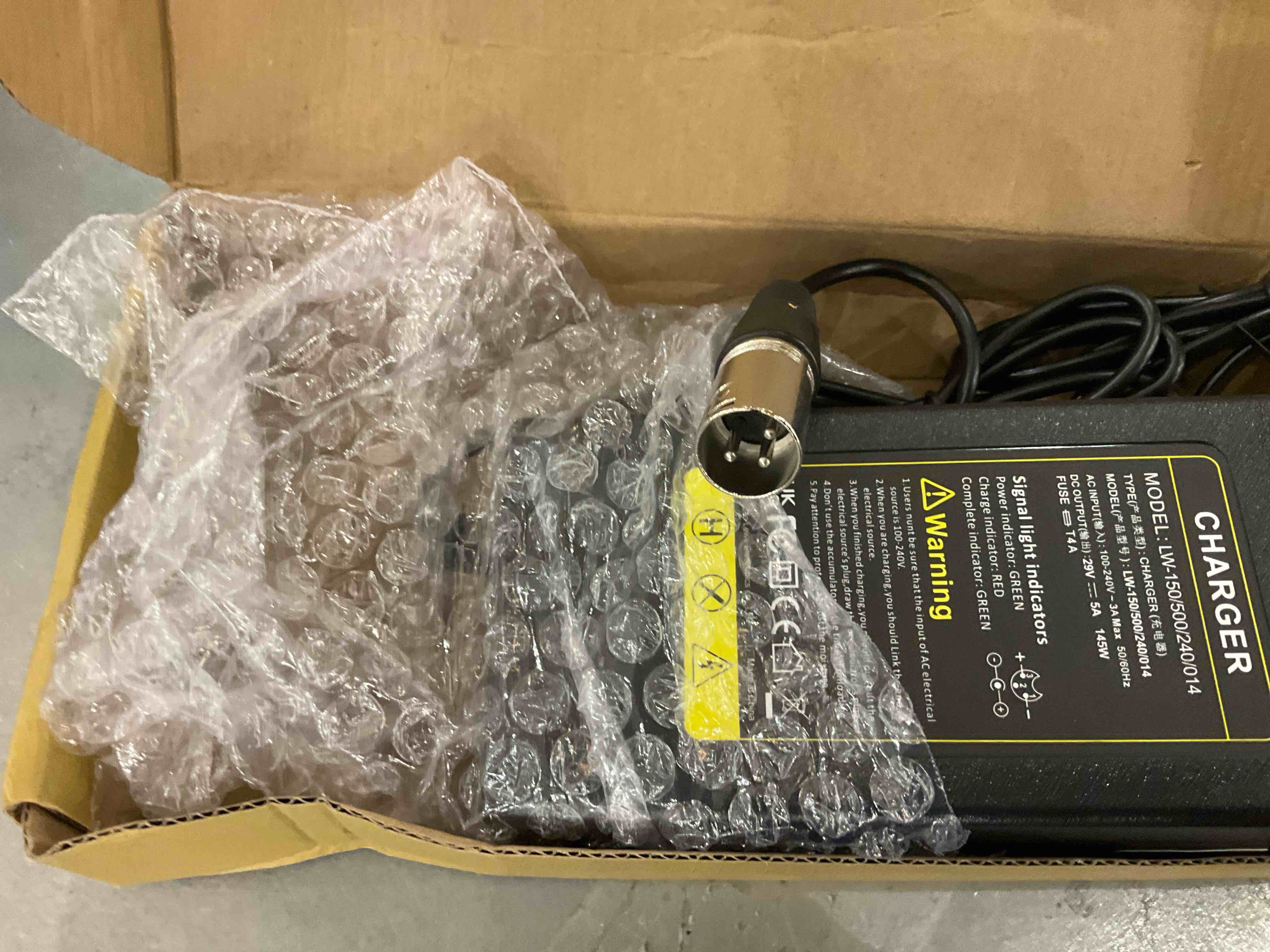 https://s3.amazonaws.com/lotting-images-prod/bidfta/EXS00485640_1695829333879.jpeg