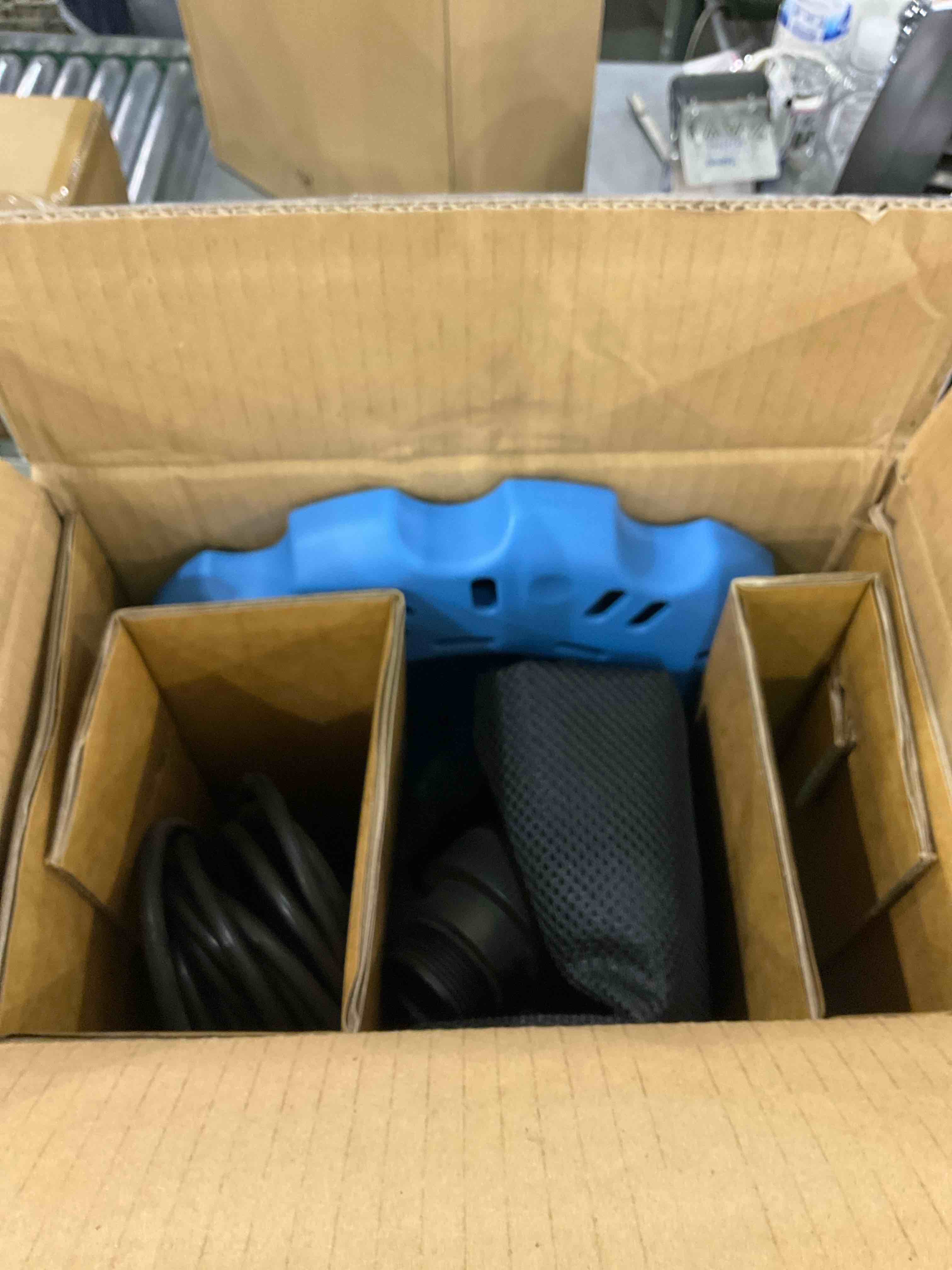 https://s3.amazonaws.com/lotting-images-prod/bidfta/EXS00486065_1695382228395.jpeg