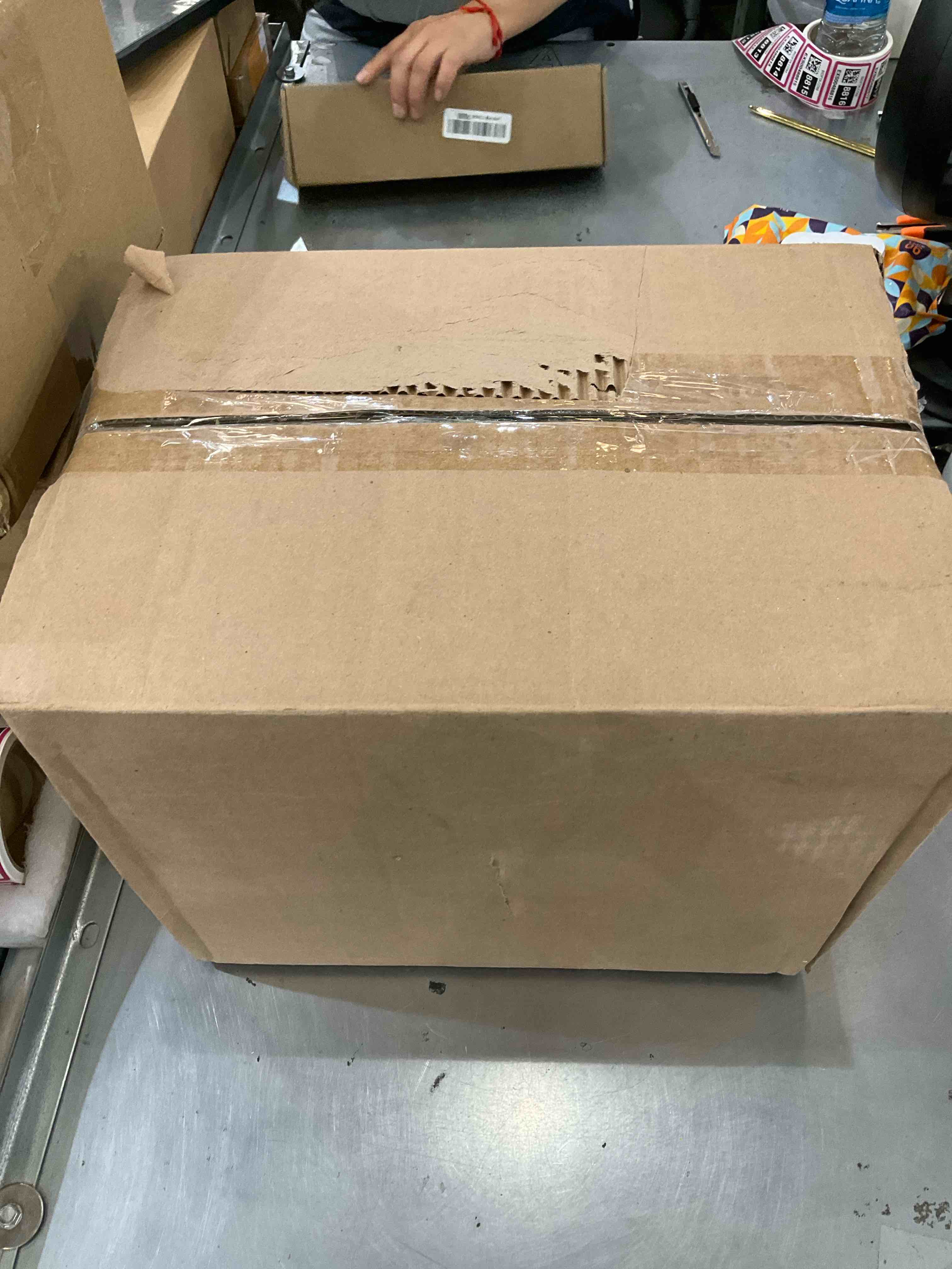 https://s3.amazonaws.com/lotting-images-prod/bidfta/EXS00486249_1695401384361.jpeg
