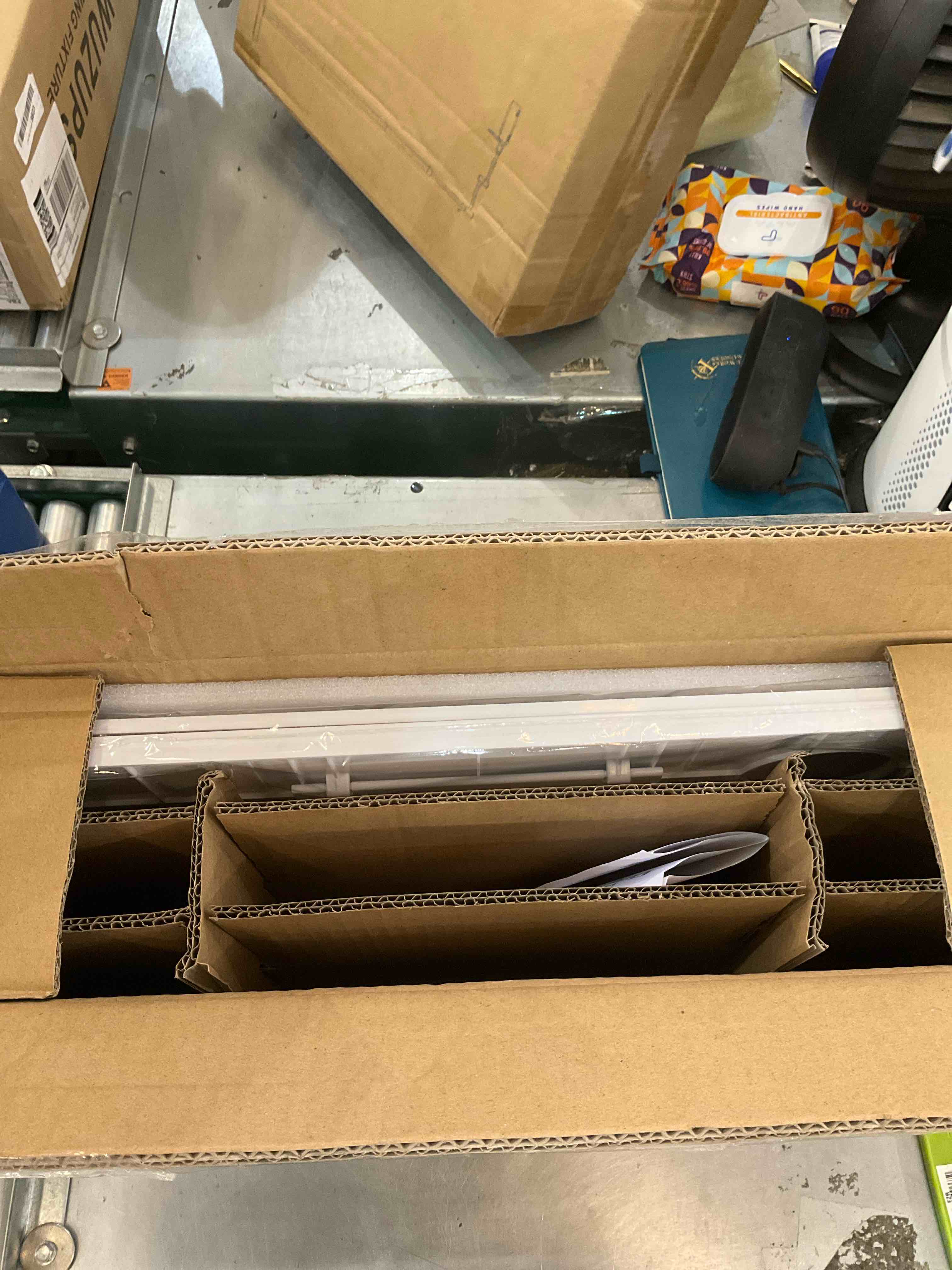 https://s3.amazonaws.com/lotting-images-prod/bidfta/EXS00486277_1695403499259.jpeg