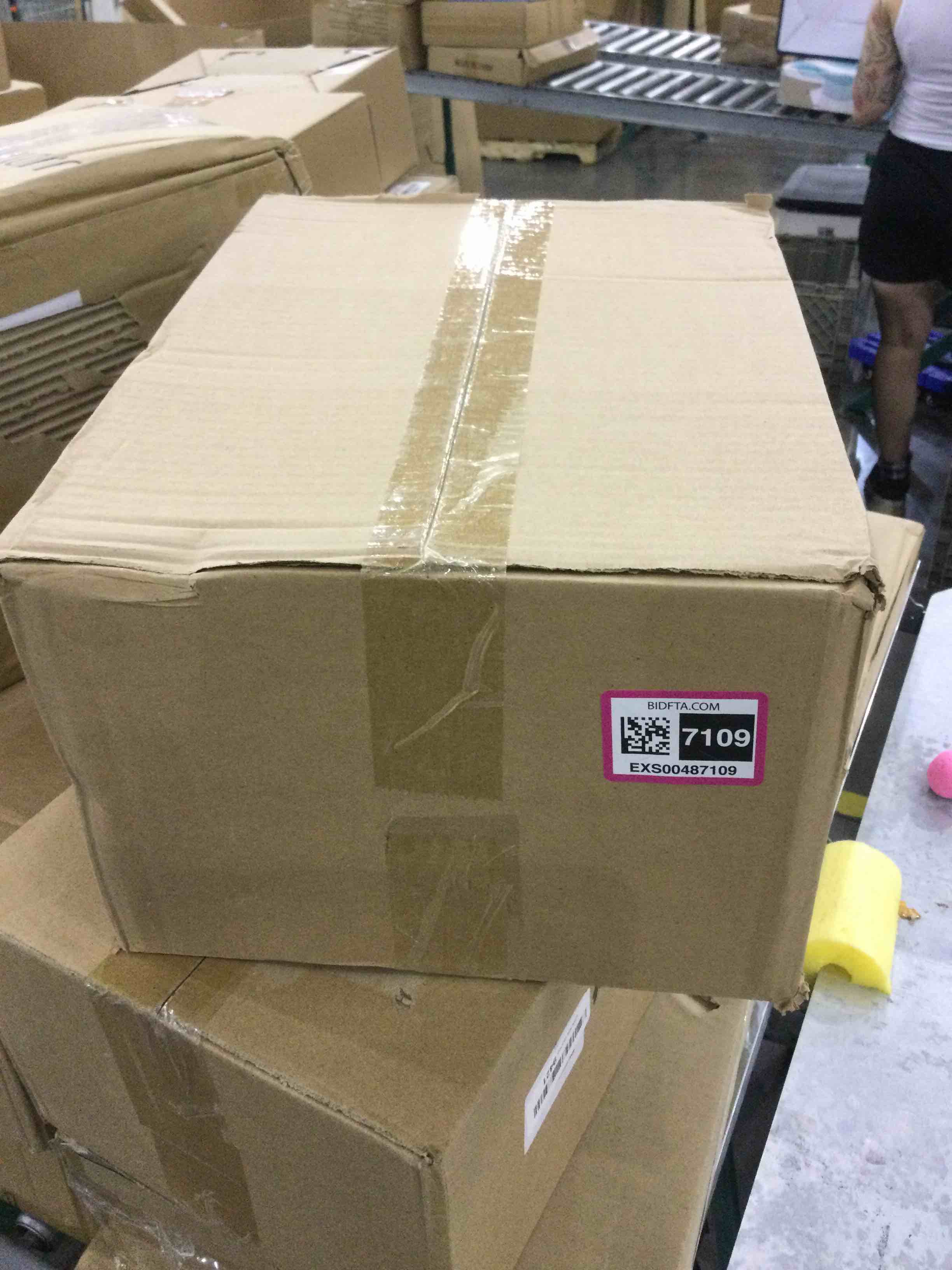 https://s3.amazonaws.com/lotting-images-prod/bidfta/EXS00487109_1695390135696.jpeg