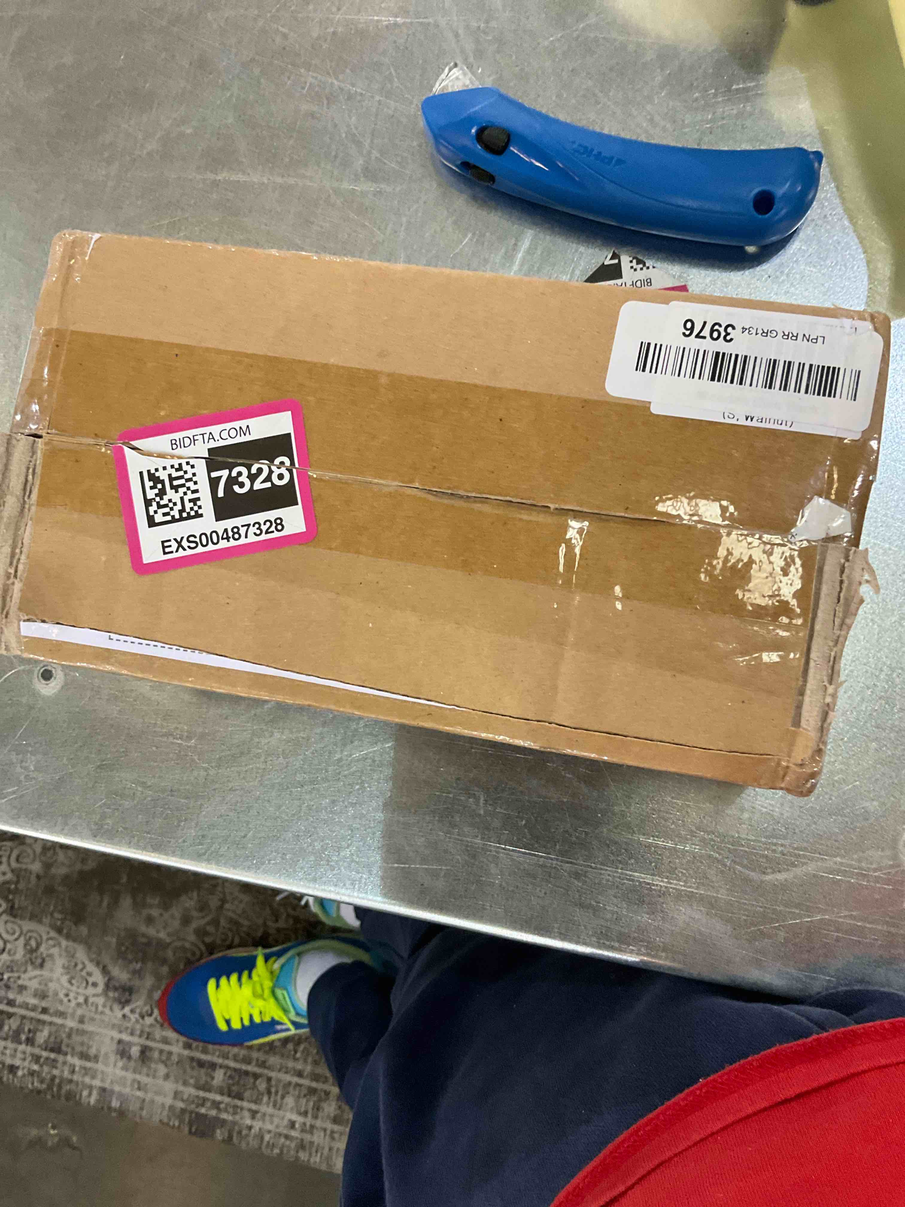 https://s3.amazonaws.com/lotting-images-prod/bidfta/EXS00487328_1695653987329.jpeg