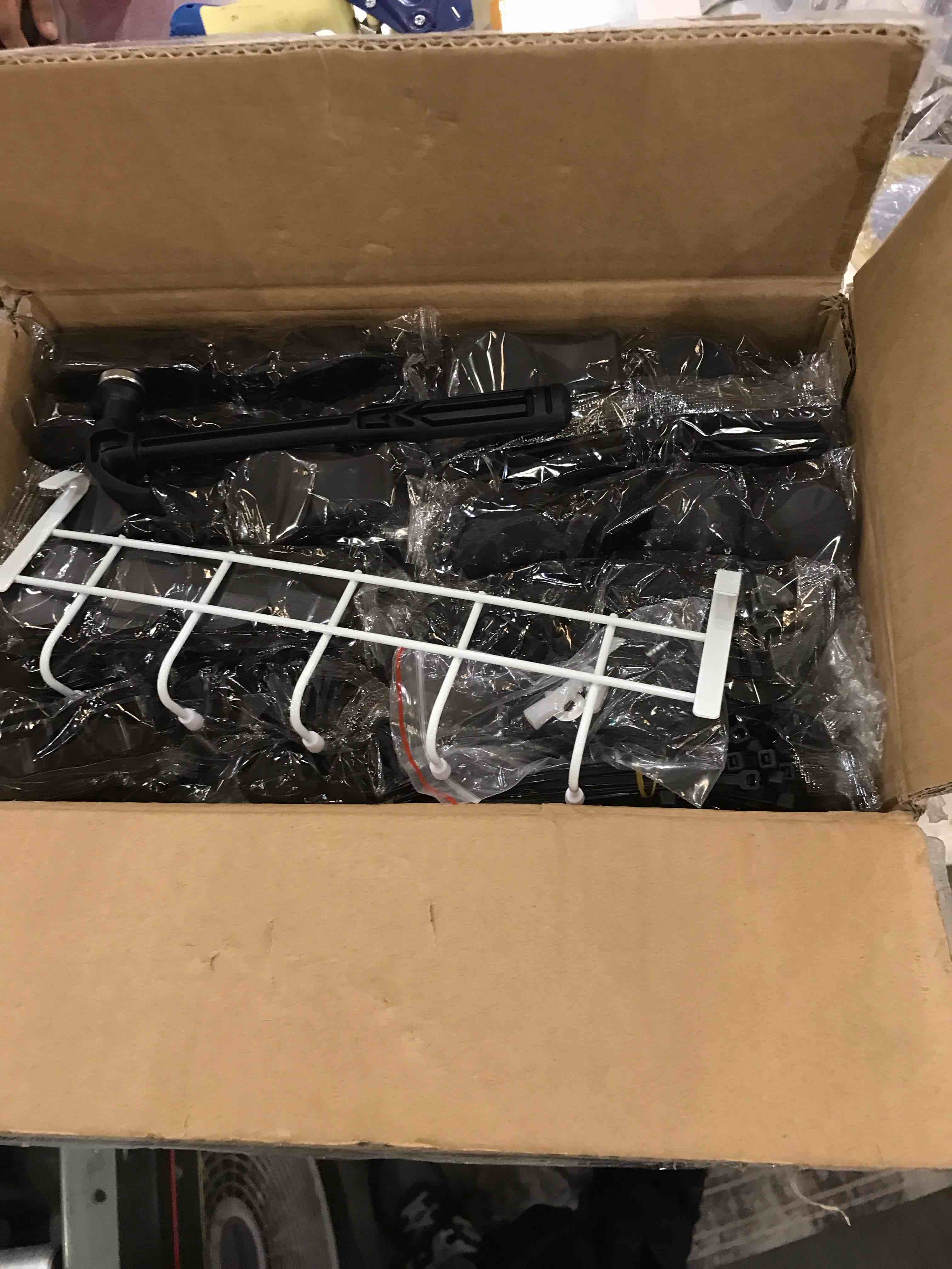 https://s3.amazonaws.com/lotting-images-prod/bidfta/EXS00487381_1695660749229.jpeg