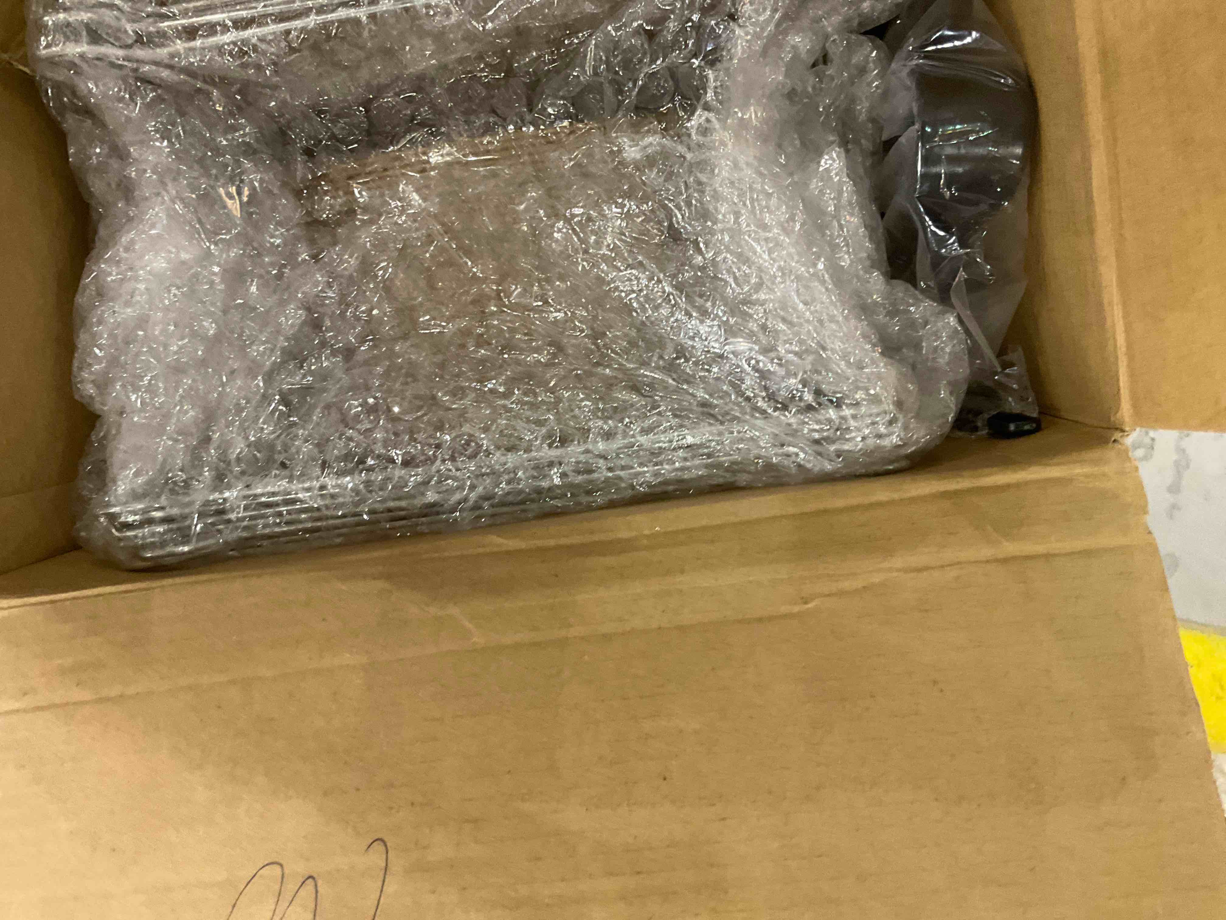 https://s3.amazonaws.com/lotting-images-prod/bidfta/EXS00487898_1695740404632.jpeg