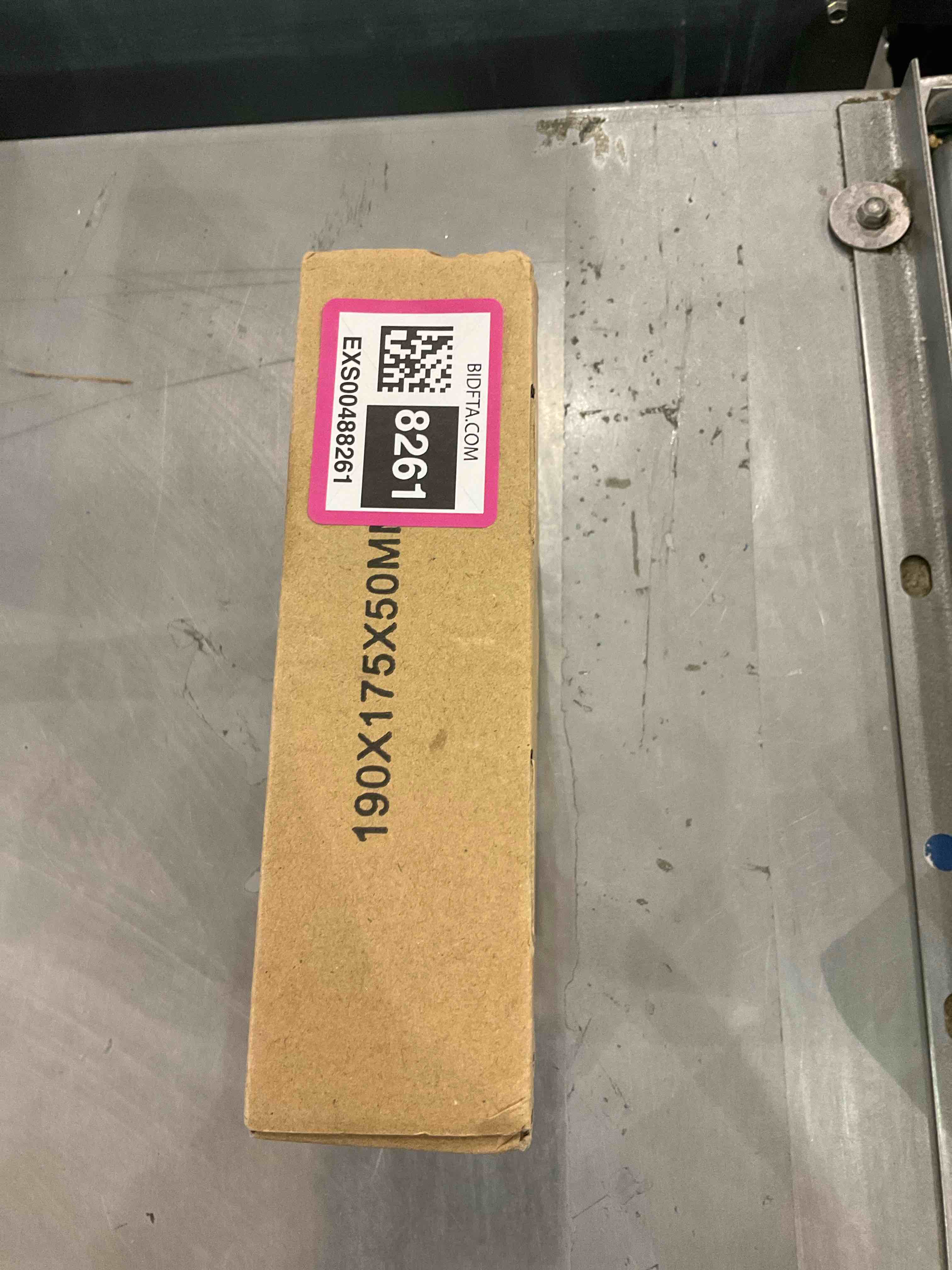 https://s3.amazonaws.com/lotting-images-prod/bidfta/EXS00488261_1695300581331.jpeg