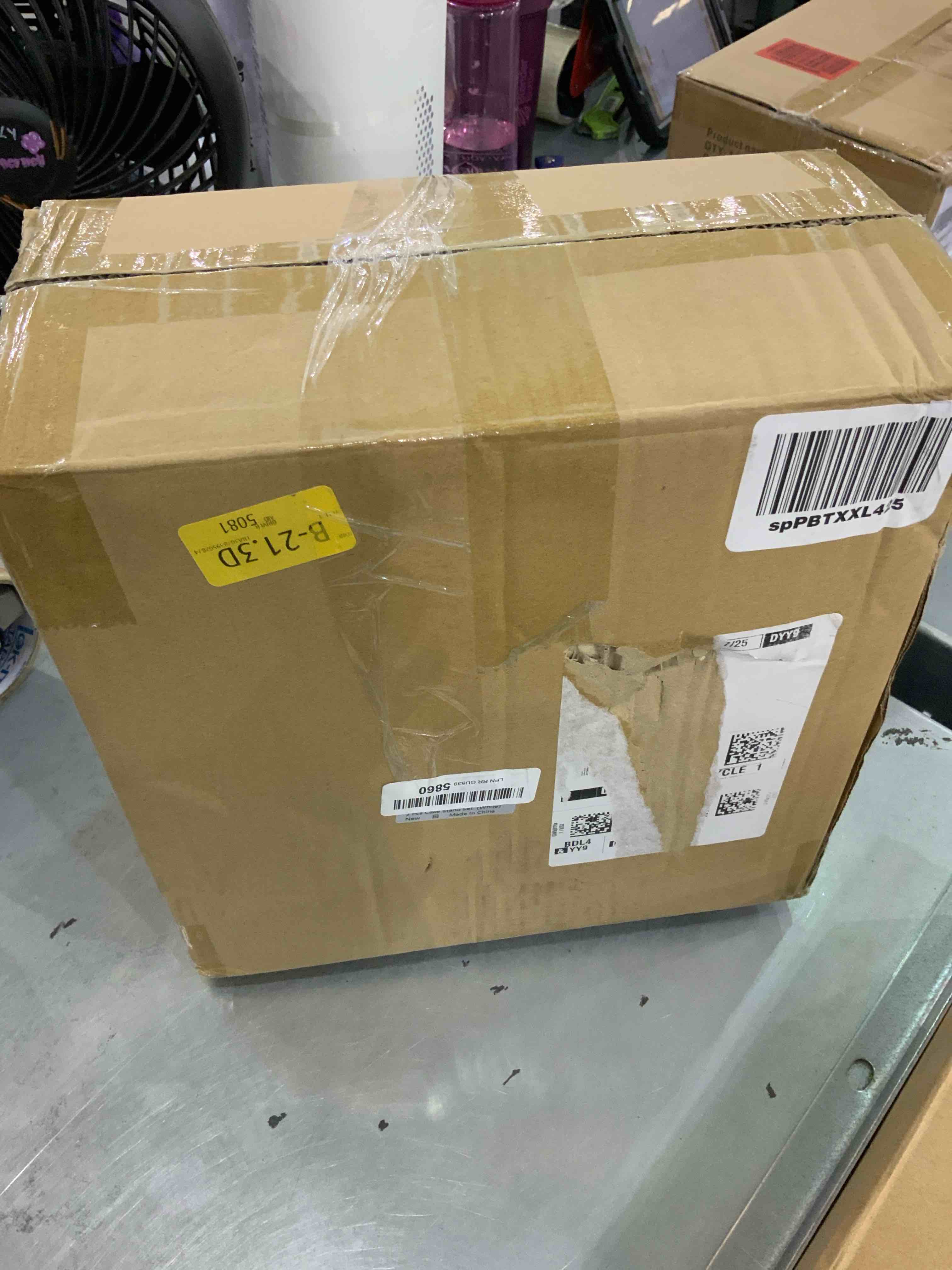 https://s3.amazonaws.com/lotting-images-prod/bidfta/EXS00488514_1695305540180.jpeg