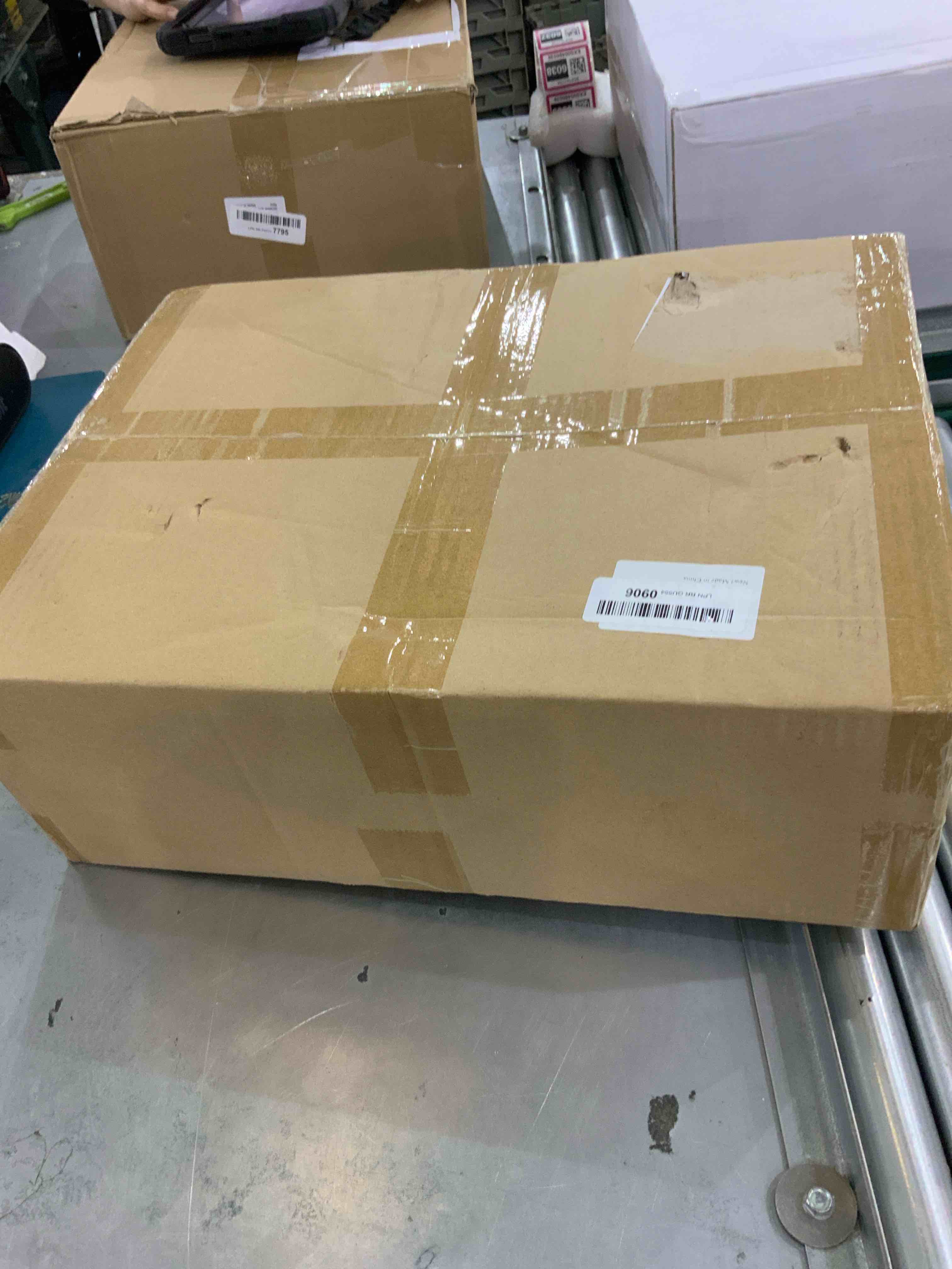 https://s3.amazonaws.com/lotting-images-prod/bidfta/EXS00488599_1695318877888.jpeg