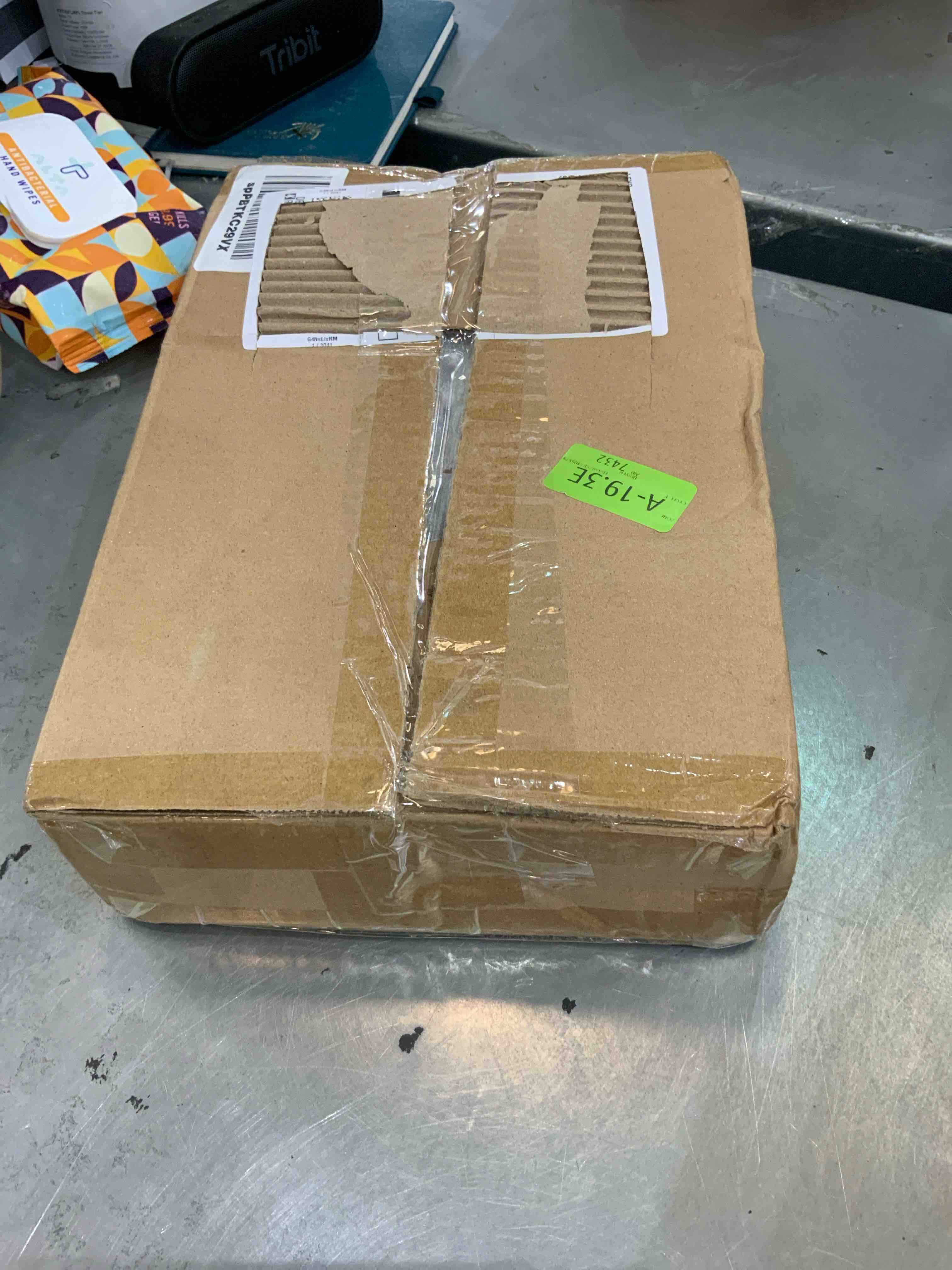 https://s3.amazonaws.com/lotting-images-prod/bidfta/EXS00488811_1695401330979.jpeg