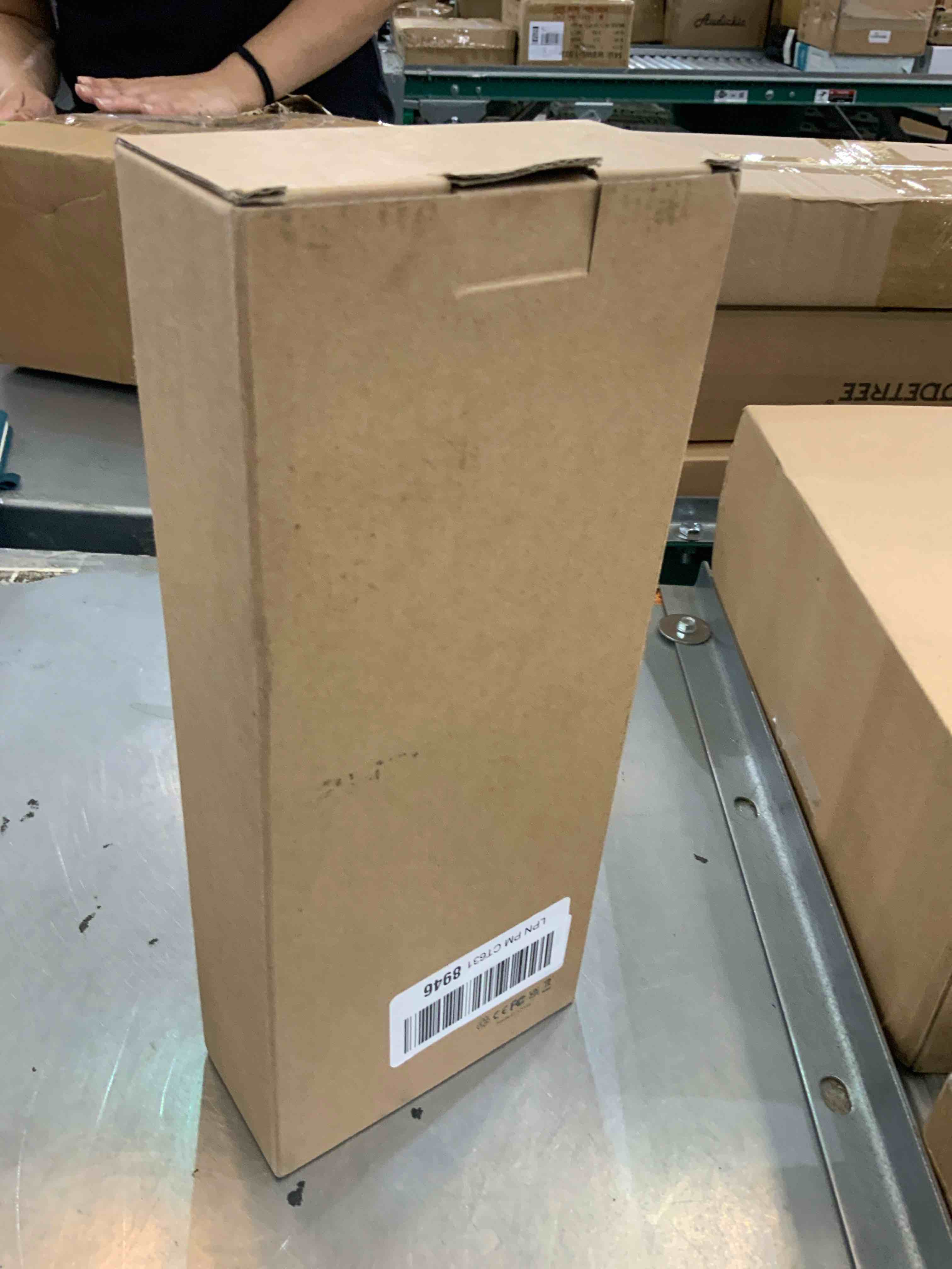 https://s3.amazonaws.com/lotting-images-prod/bidfta/EXS00488813_1695401417787.jpeg