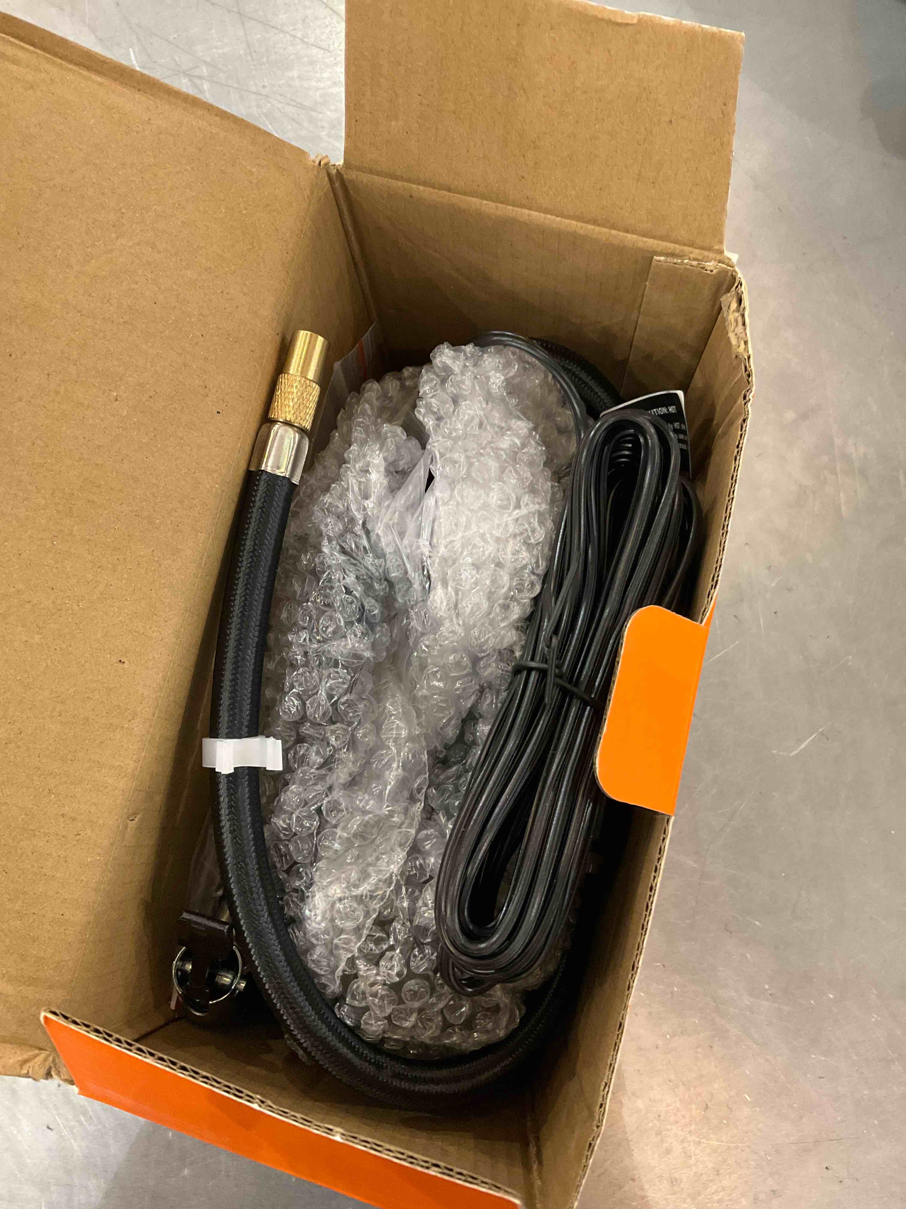 https://s3.amazonaws.com/lotting-images-prod/bidfta/EXS00489213_1695404436120.jpeg