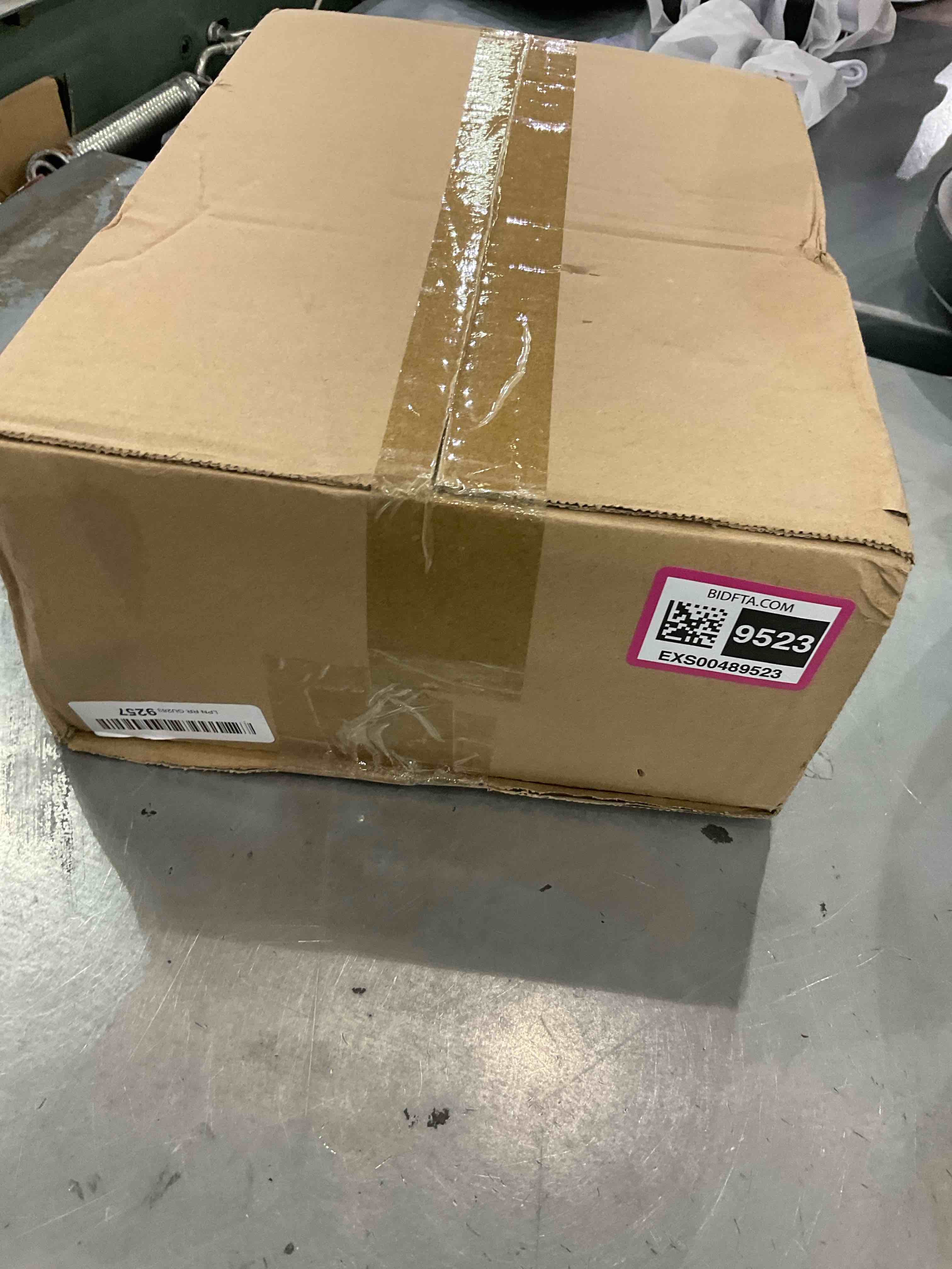 https://s3.amazonaws.com/lotting-images-prod/bidfta/EXS00489523_1695651945321.jpeg