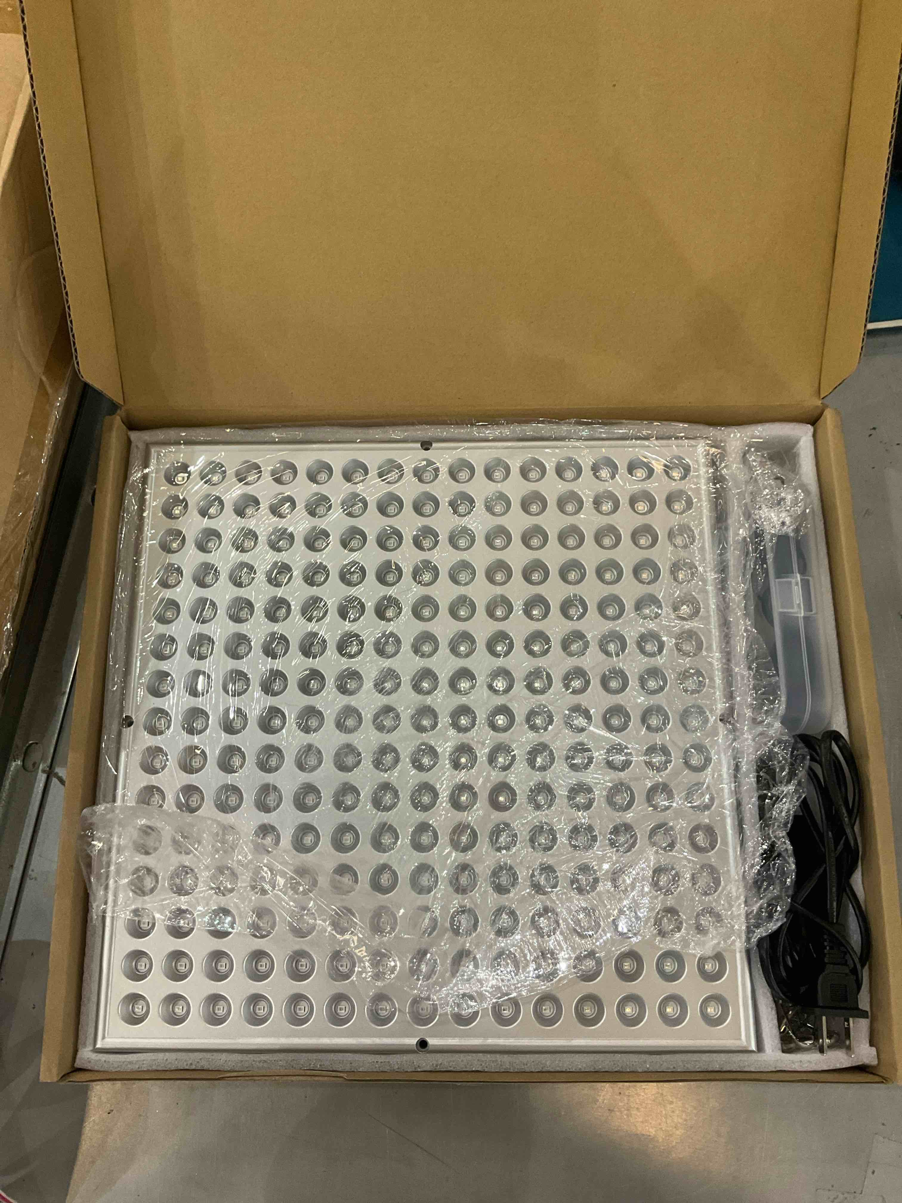 https://s3.amazonaws.com/lotting-images-prod/bidfta/EXS00490258_1696442123343.jpeg
