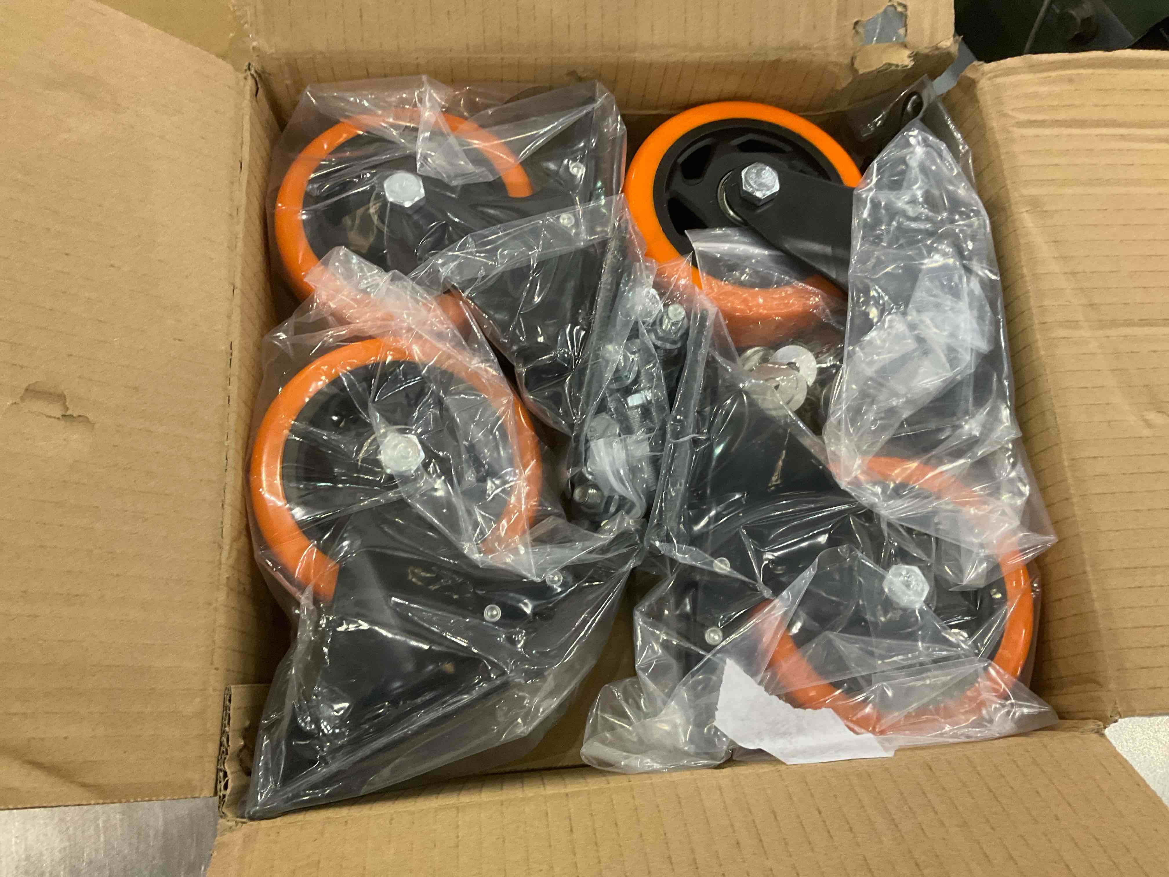 https://s3.amazonaws.com/lotting-images-prod/bidfta/EXS00491743_1697483938434.jpeg