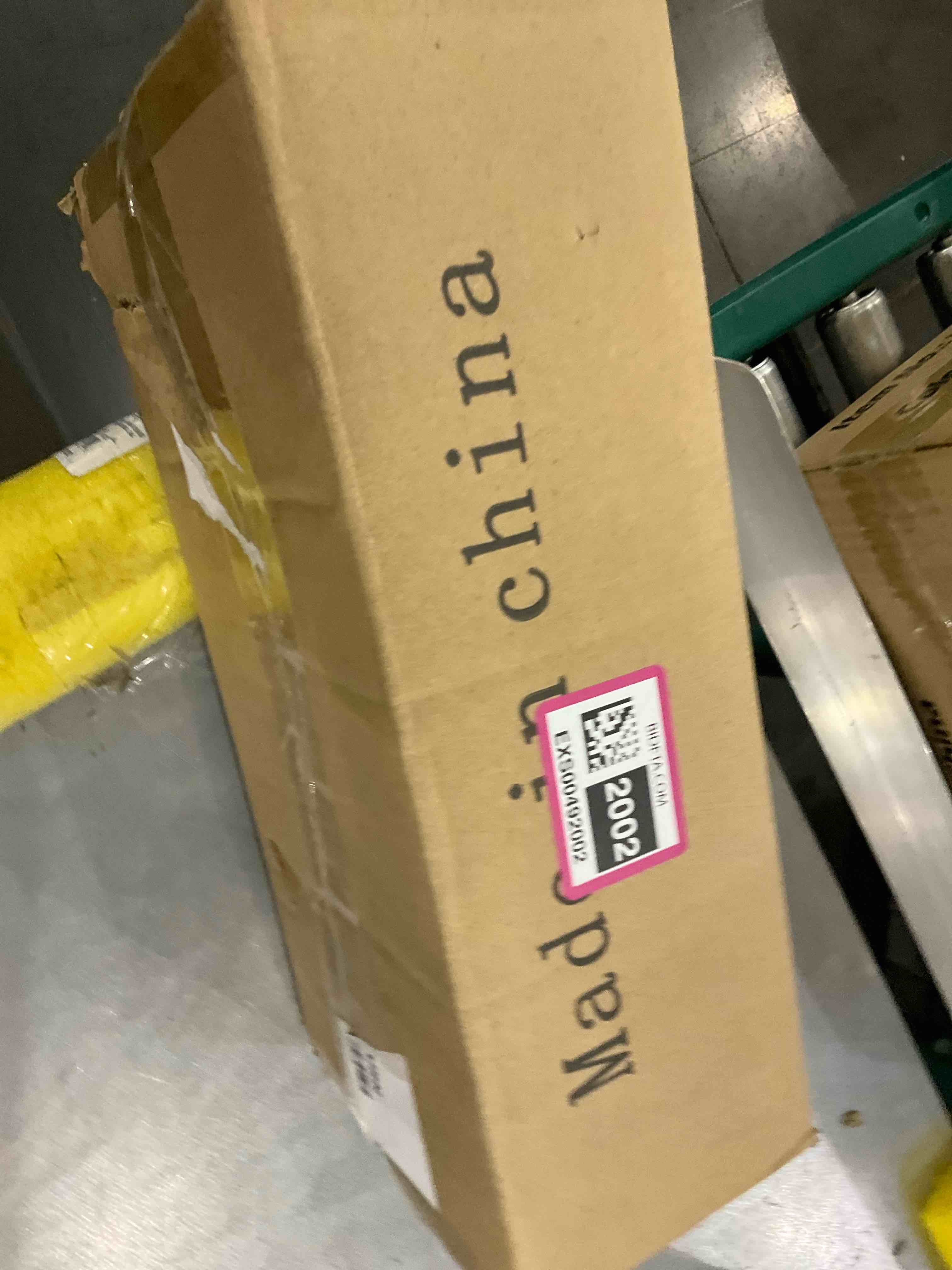 https://s3.amazonaws.com/lotting-images-prod/bidfta/EXS00492002_1695927561050.jpeg