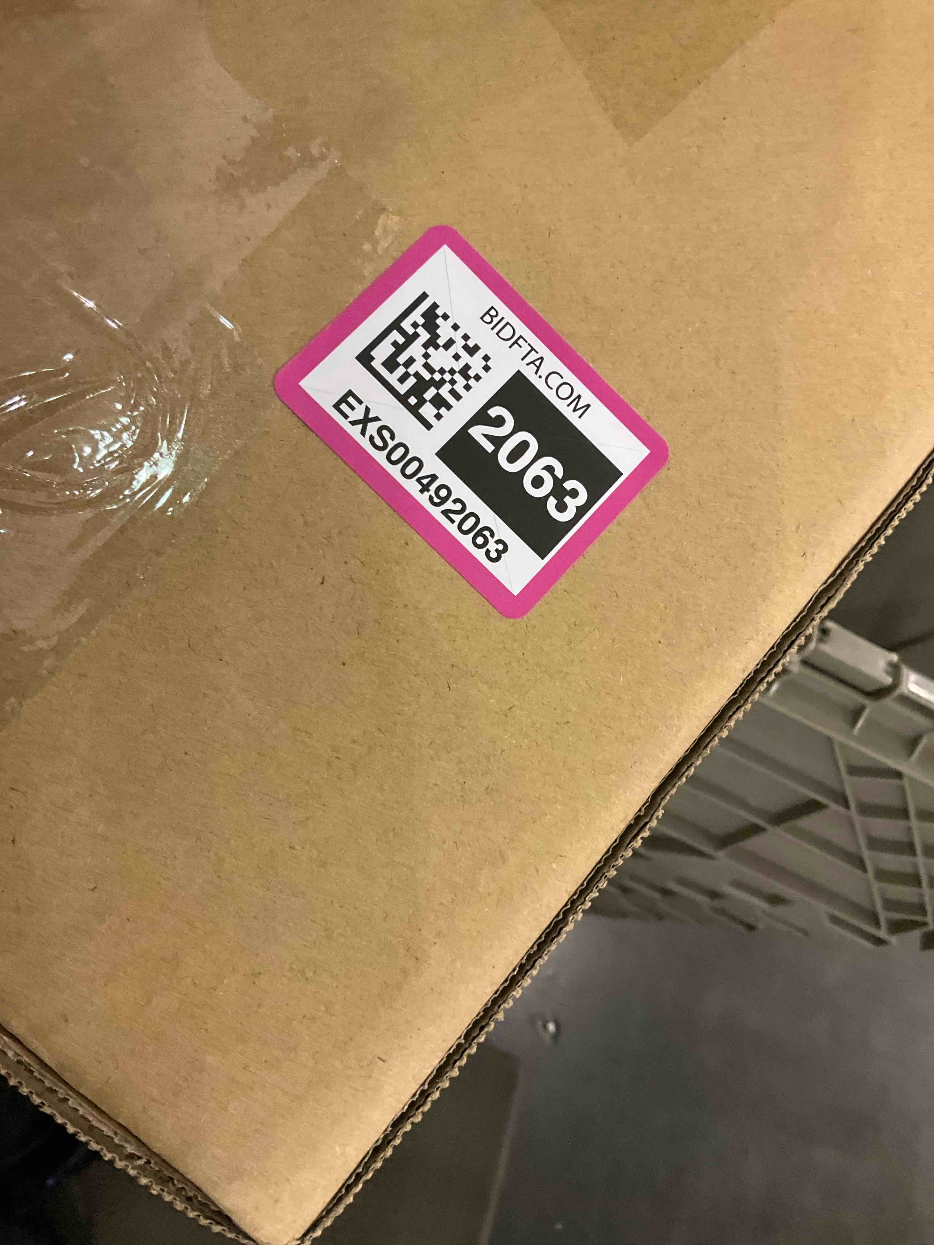 https://s3.amazonaws.com/lotting-images-prod/bidfta/EXS00492063_1695991481296.jpeg