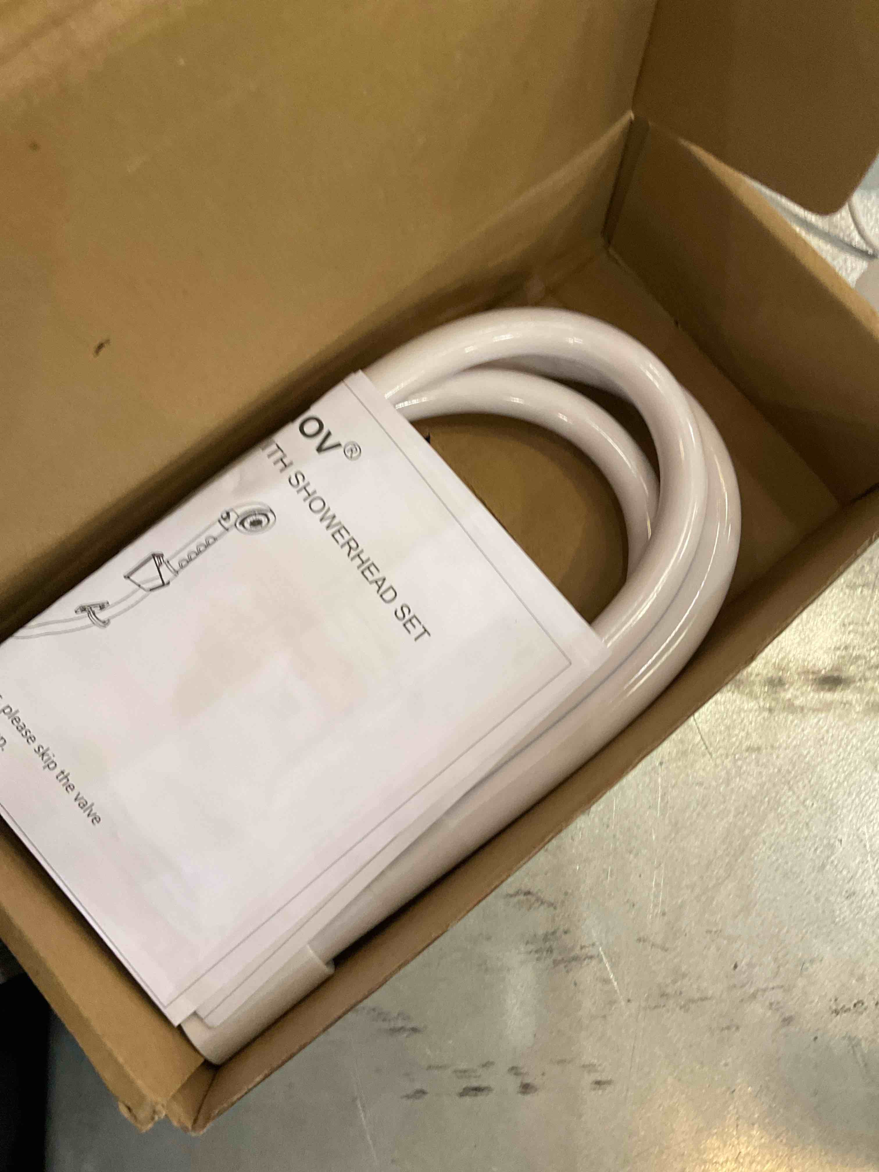 https://s3.amazonaws.com/lotting-images-prod/bidfta/EXS00492200_1696444455402.jpeg
