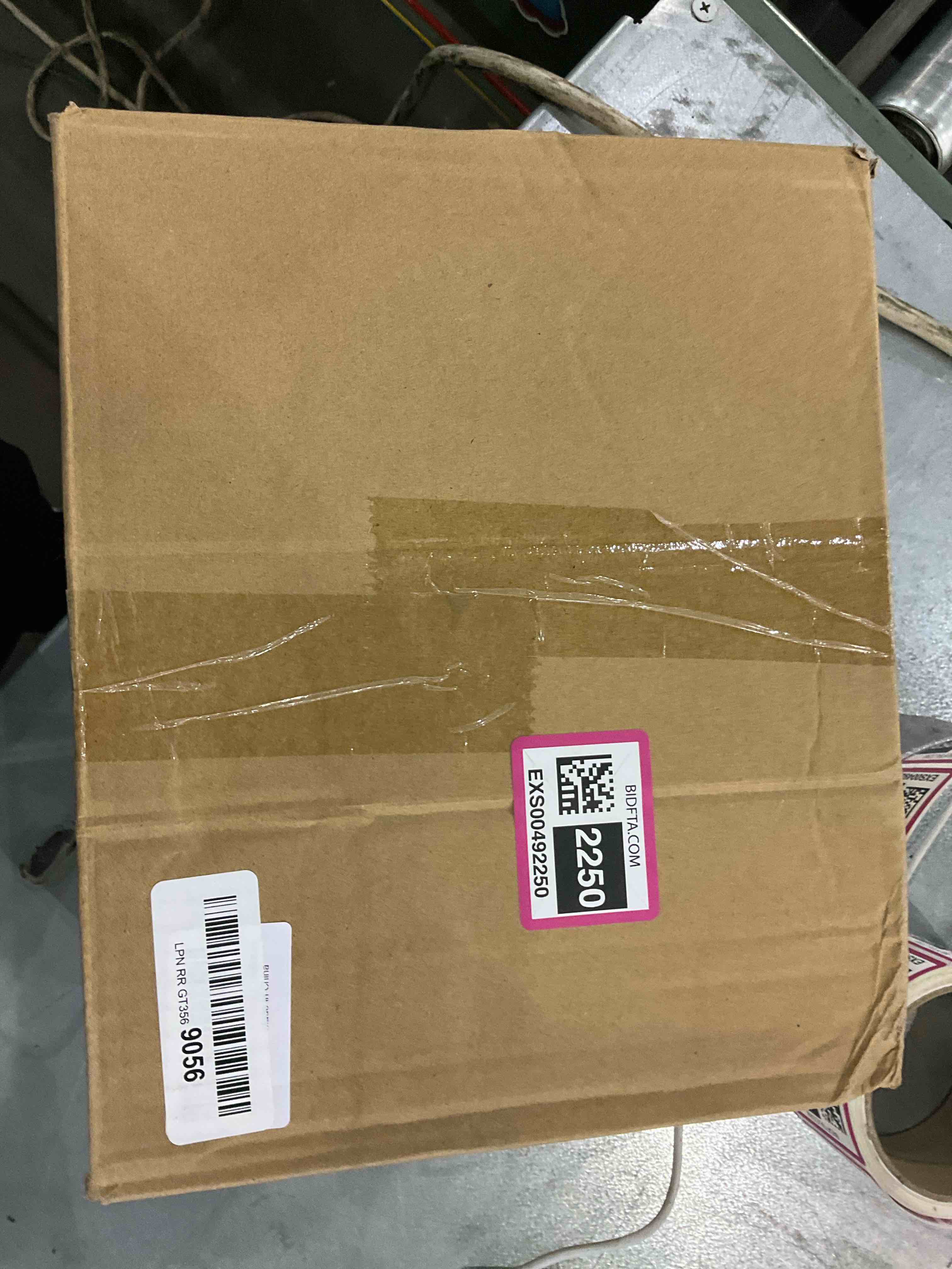 https://s3.amazonaws.com/lotting-images-prod/bidfta/EXS00492250_1696592245413.jpeg