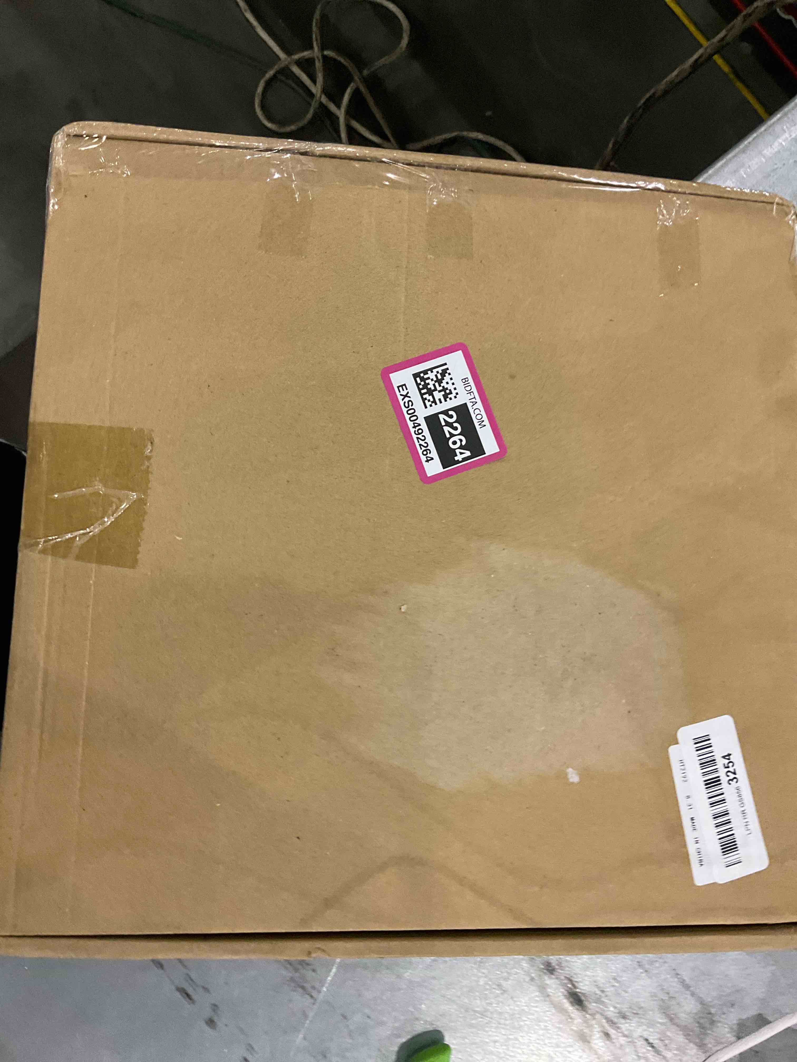 https://s3.amazonaws.com/lotting-images-prod/bidfta/EXS00492264_1696593408201.jpeg