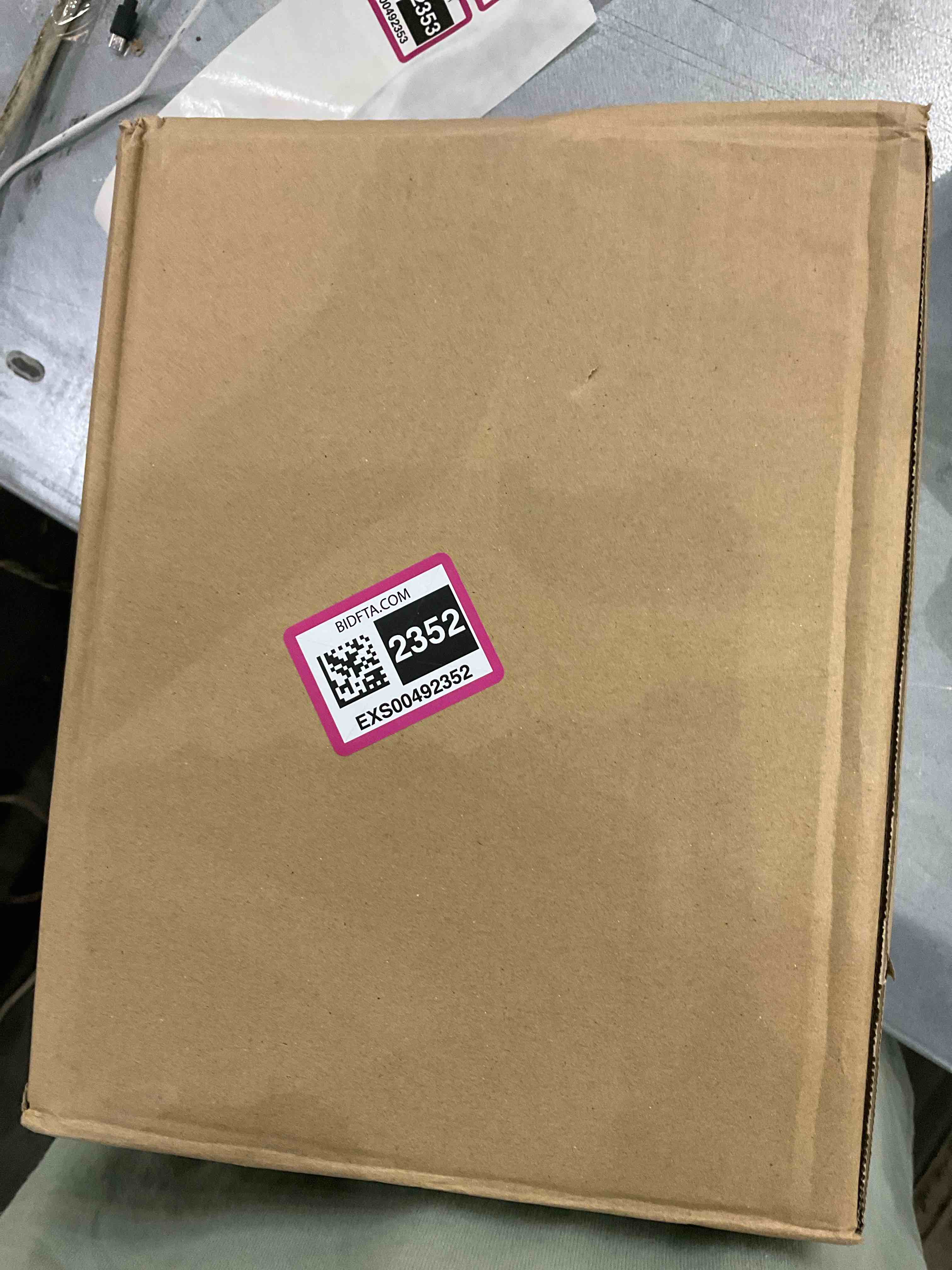 https://s3.amazonaws.com/lotting-images-prod/bidfta/EXS00492352_1696866466634.jpeg