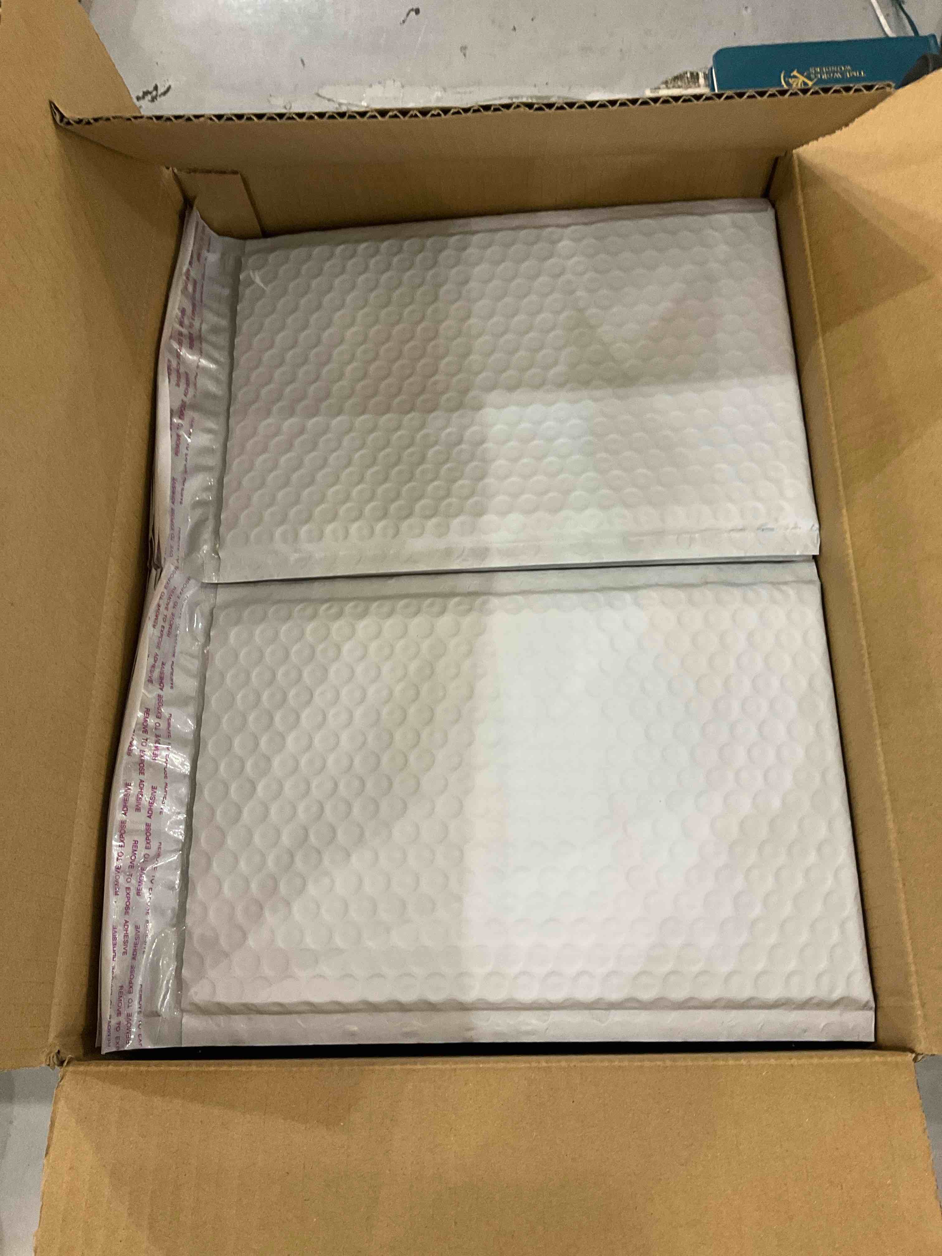 https://s3.amazonaws.com/lotting-images-prod/bidfta/EXS00494380_1696341576202.jpeg