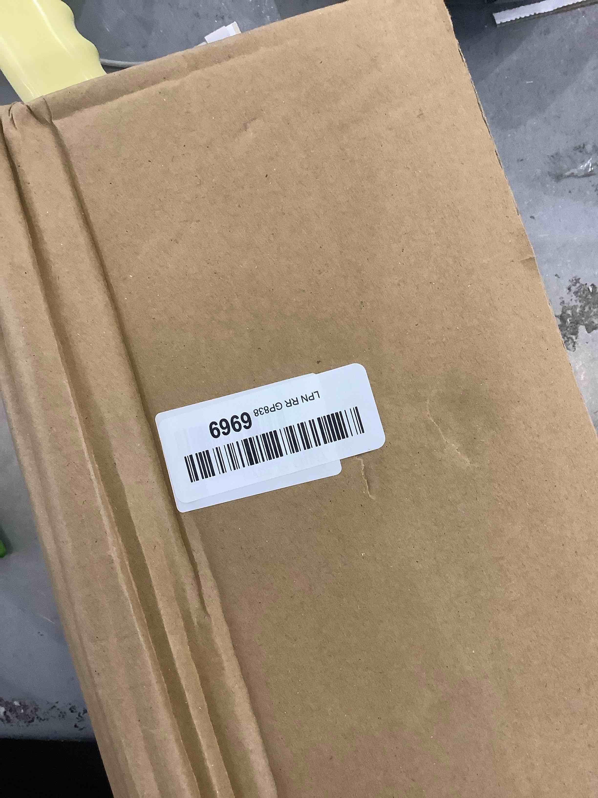https://s3.amazonaws.com/lotting-images-prod/bidfta/EXS00494613_1696433375368.jpeg