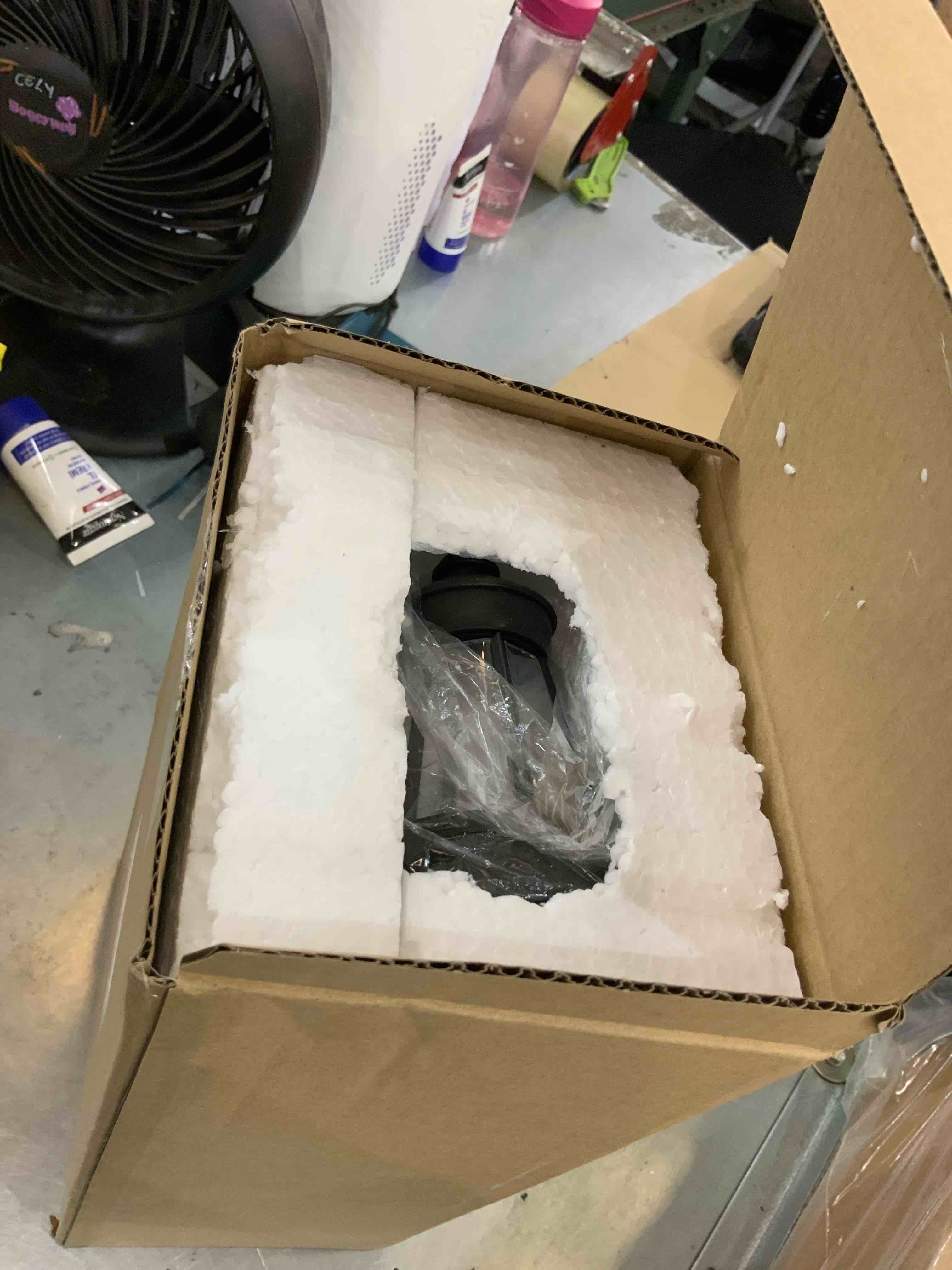 https://s3.amazonaws.com/lotting-images-prod/bidfta/EXS00495099_1696432364651.jpeg