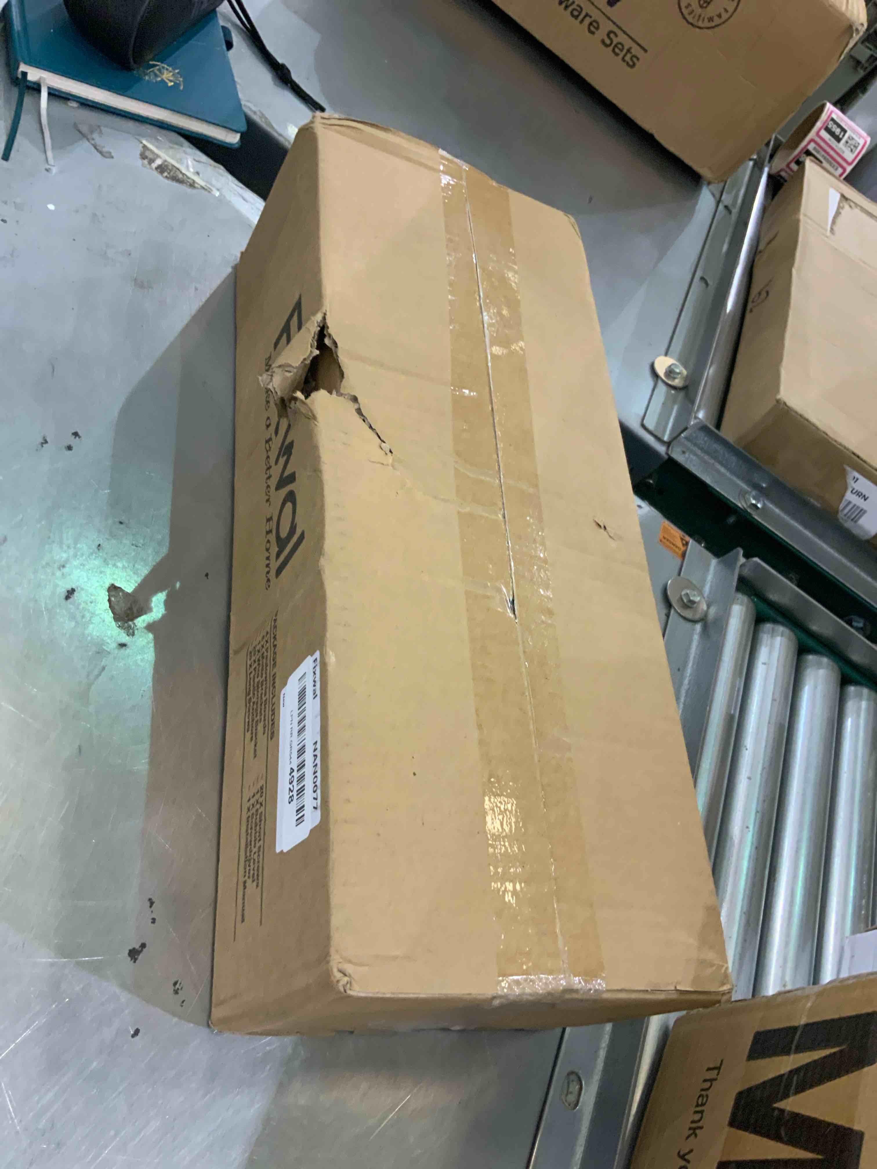 https://s3.amazonaws.com/lotting-images-prod/bidfta/EXS00495417_1696870824799.jpeg