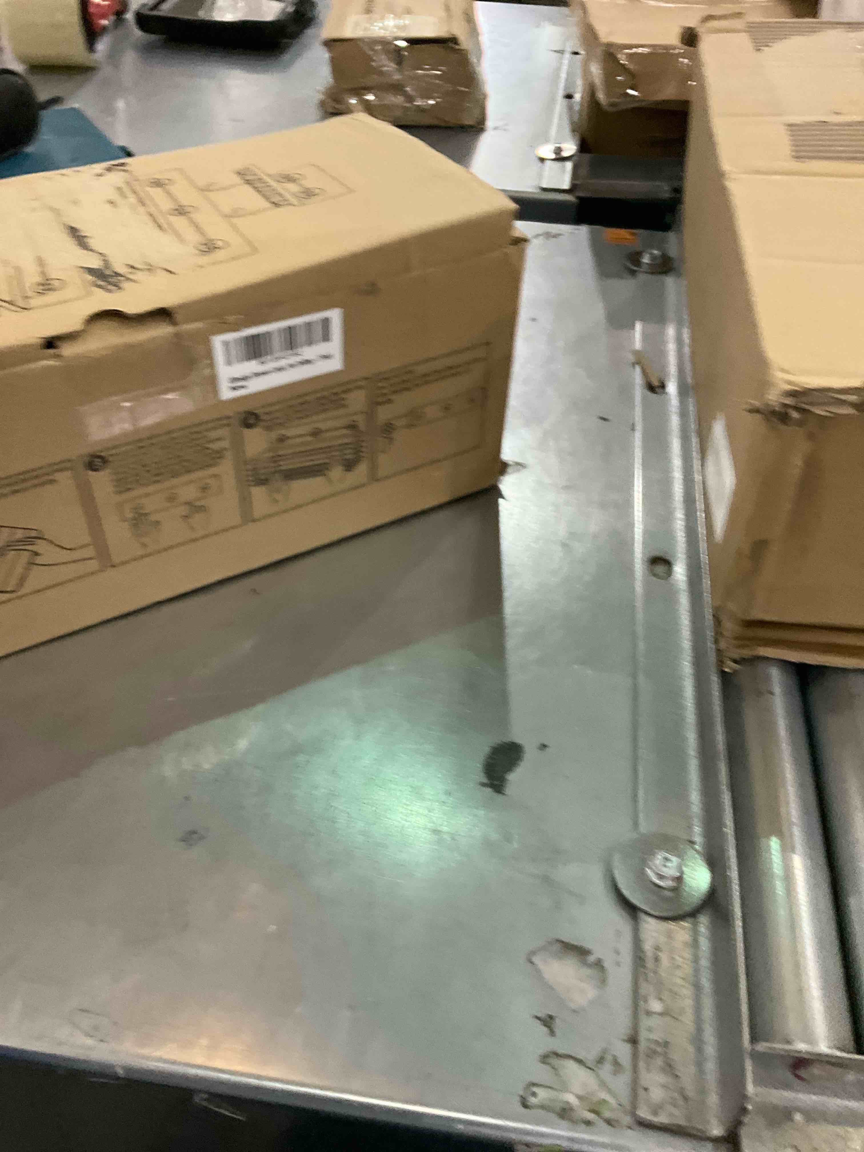 https://s3.amazonaws.com/lotting-images-prod/bidfta/EXS00495522_1697120570491.jpeg
