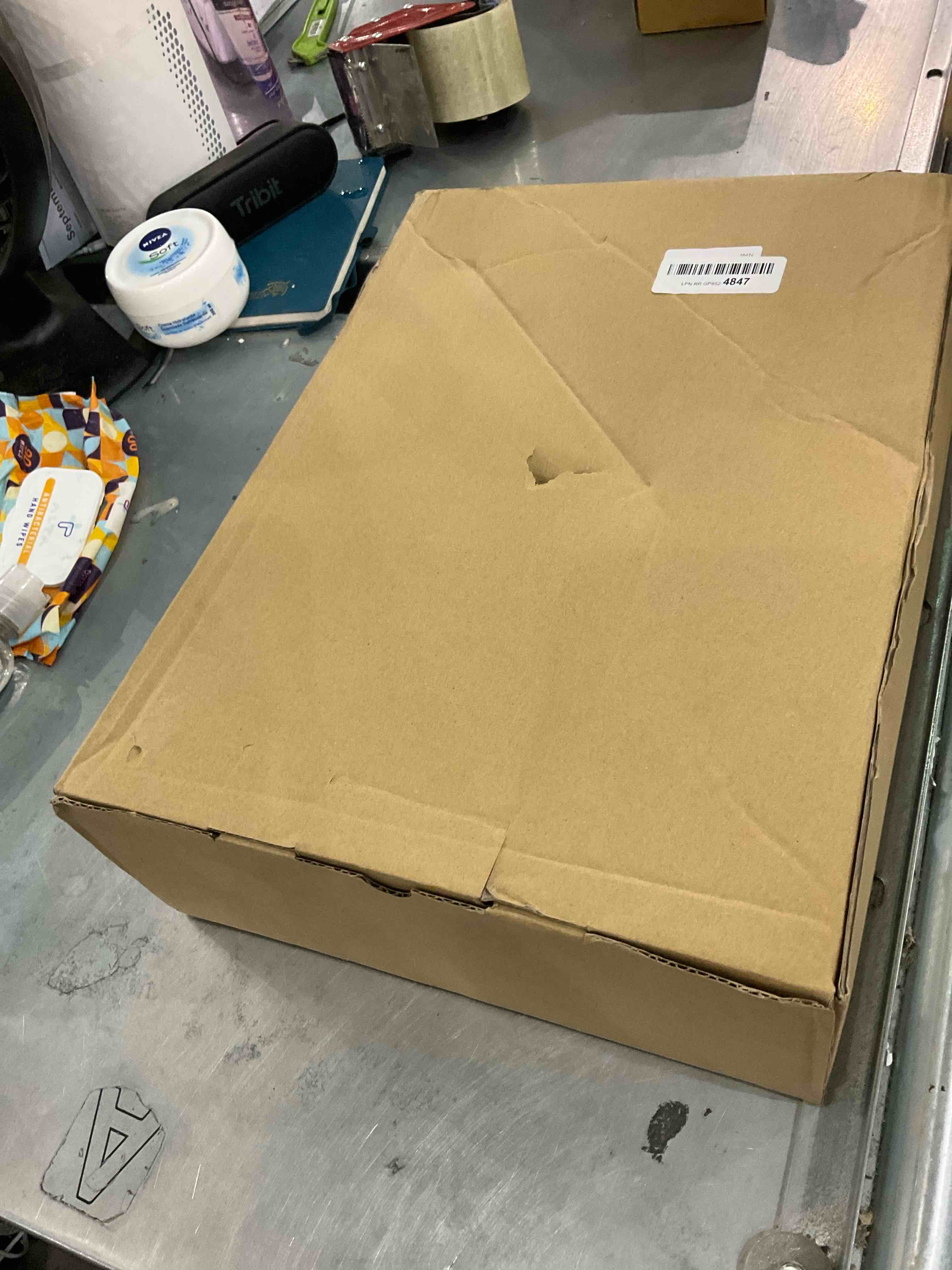 https://s3.amazonaws.com/lotting-images-prod/bidfta/EXS00495957_1697458877872.jpeg