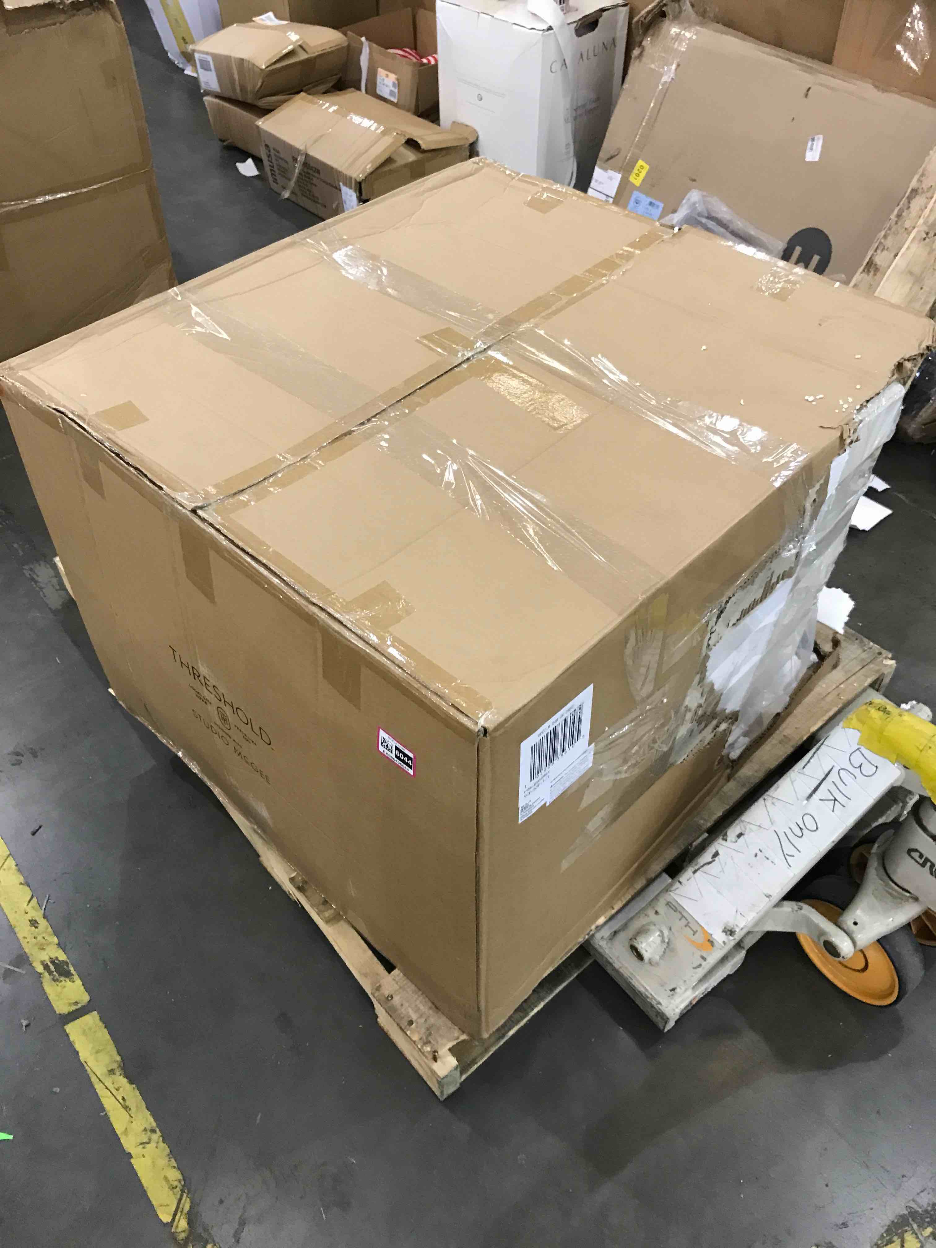 https://s3.amazonaws.com/lotting-images-prod/bidfta/EXS00496044_1696002402601.jpeg